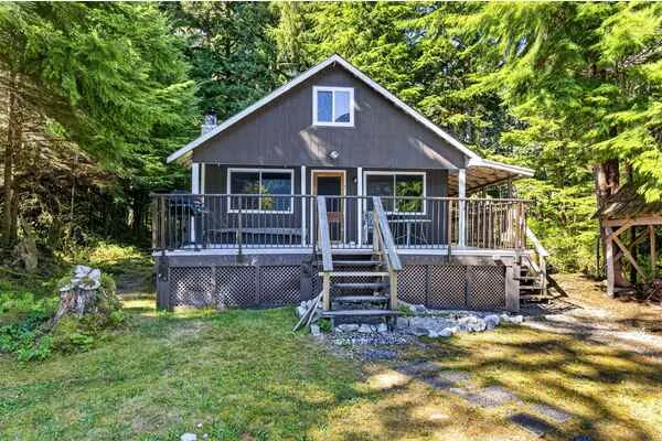 15 Debeck Creek