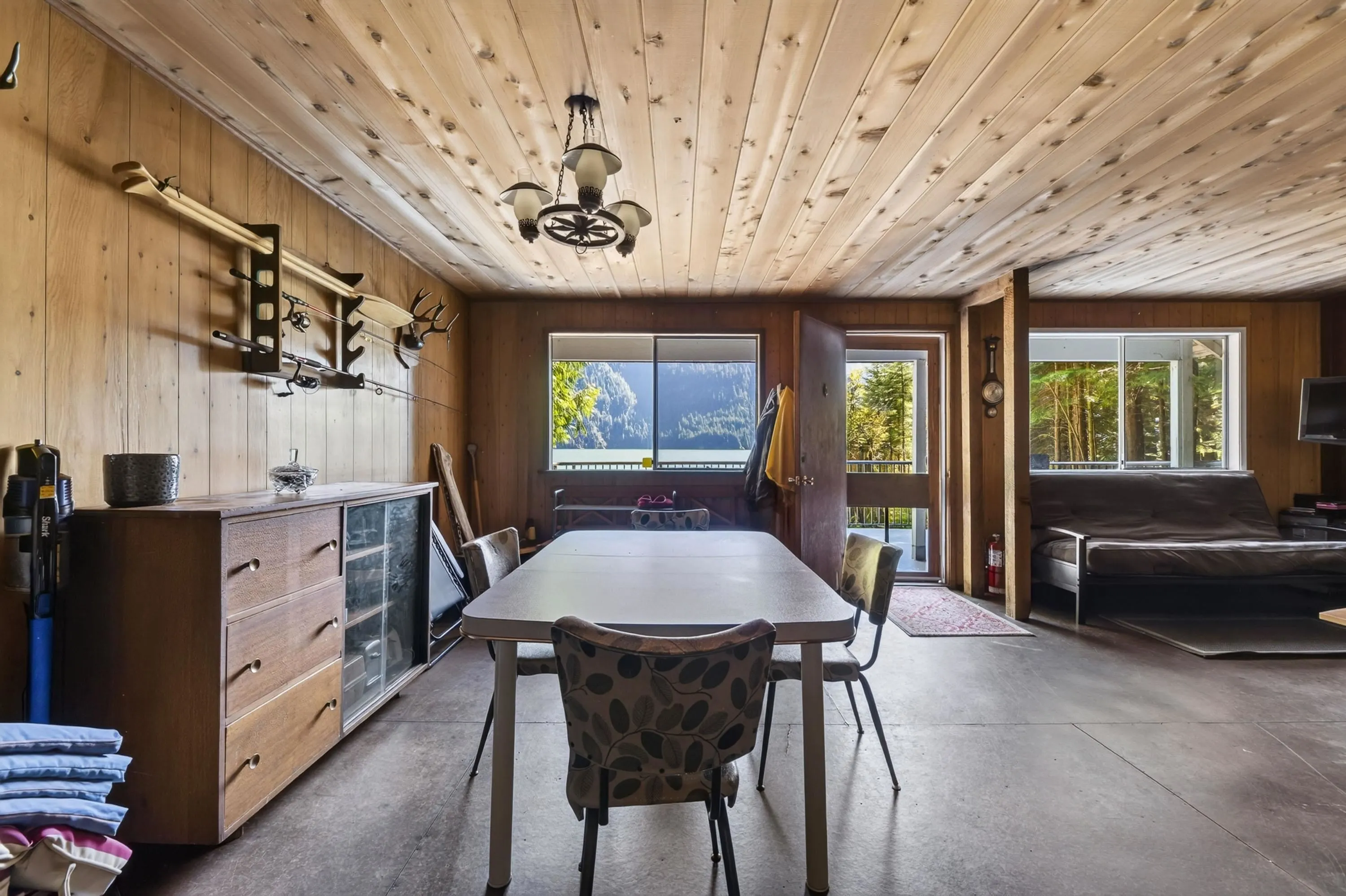 15 Debeck Creek