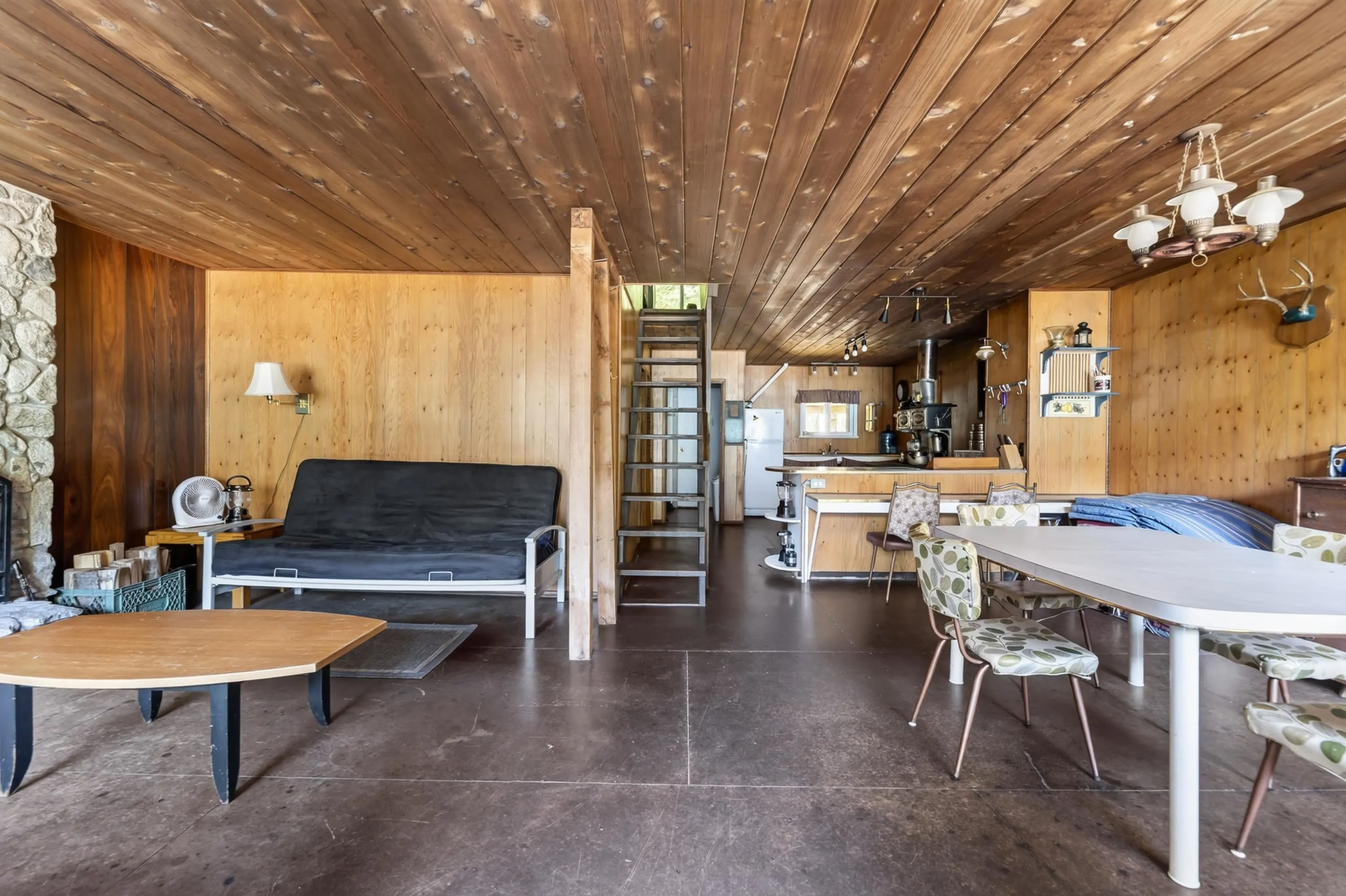 15 Debeck Creek