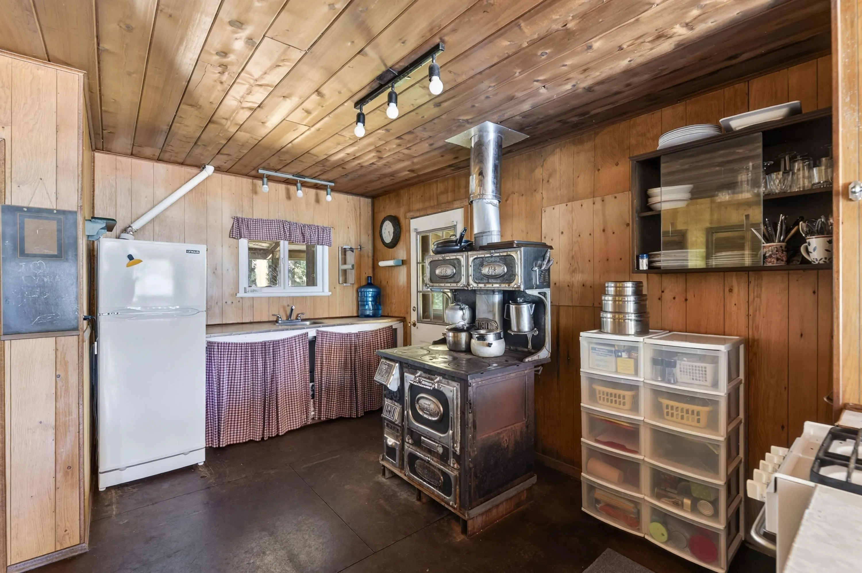 15 Debeck Creek