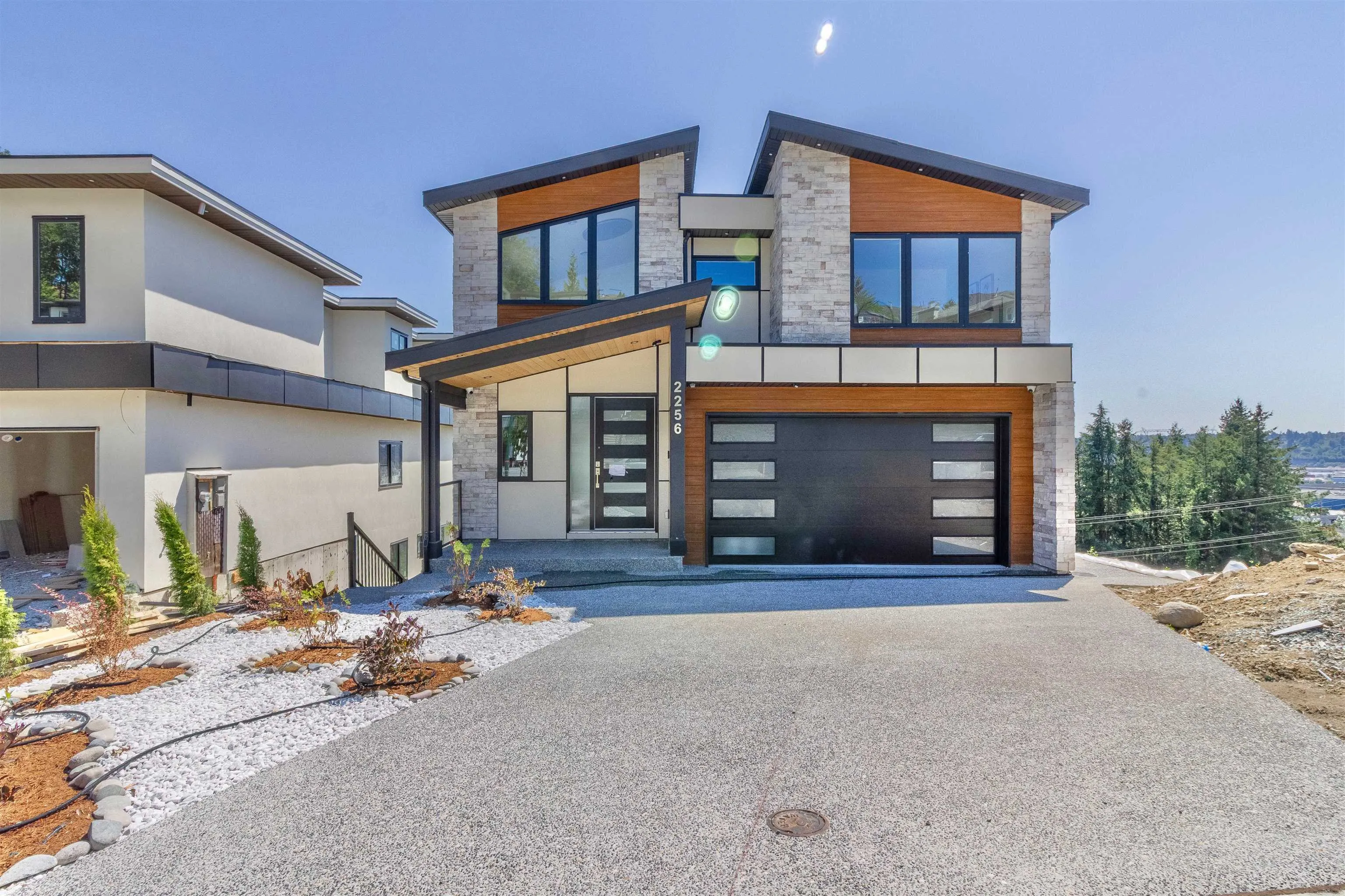 2256 Monashee Court