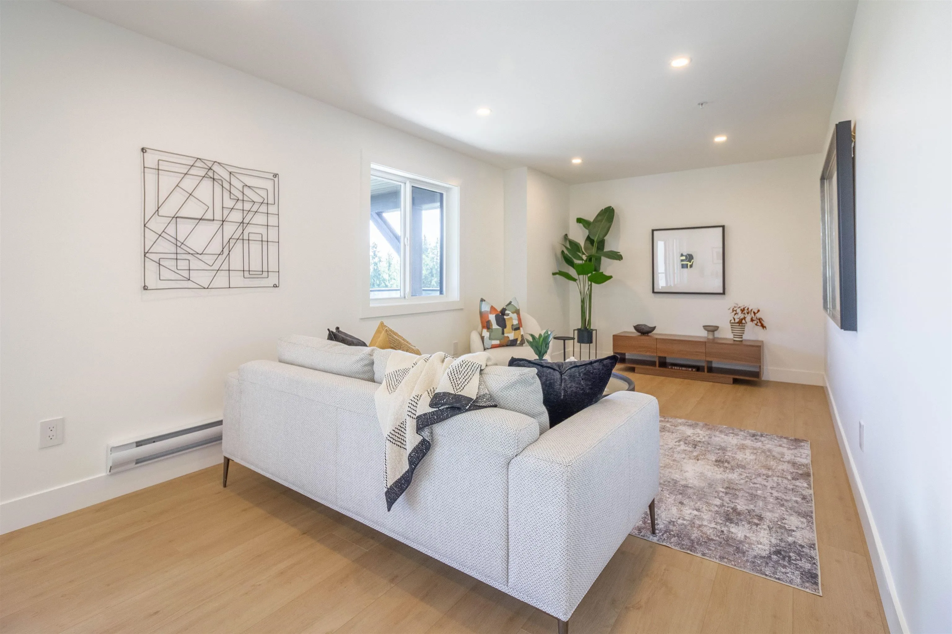 2256 Monashee Court