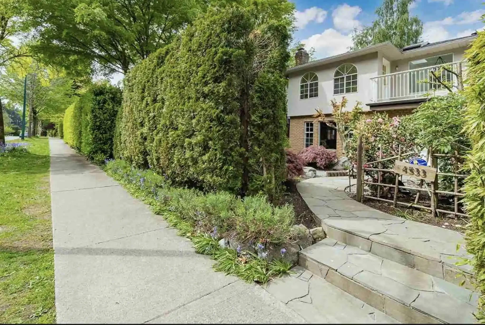 453X 16th Ave W #Ground Floor
