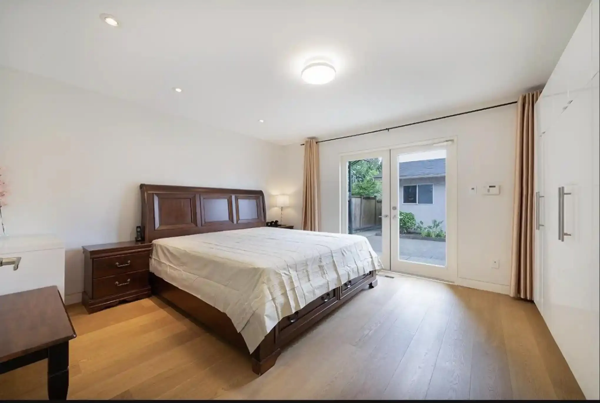 453X 16th Ave W #Ground Floor