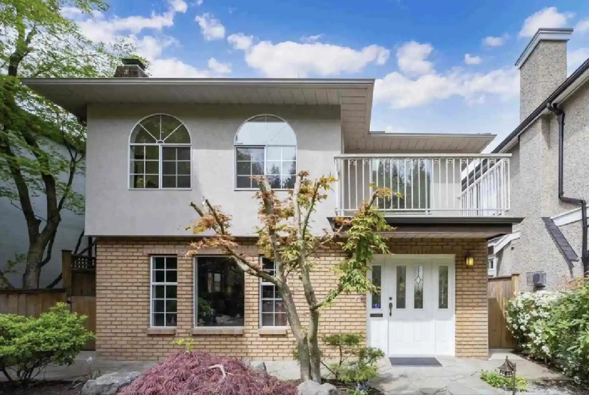 453X 16th Ave W #Ground Floor