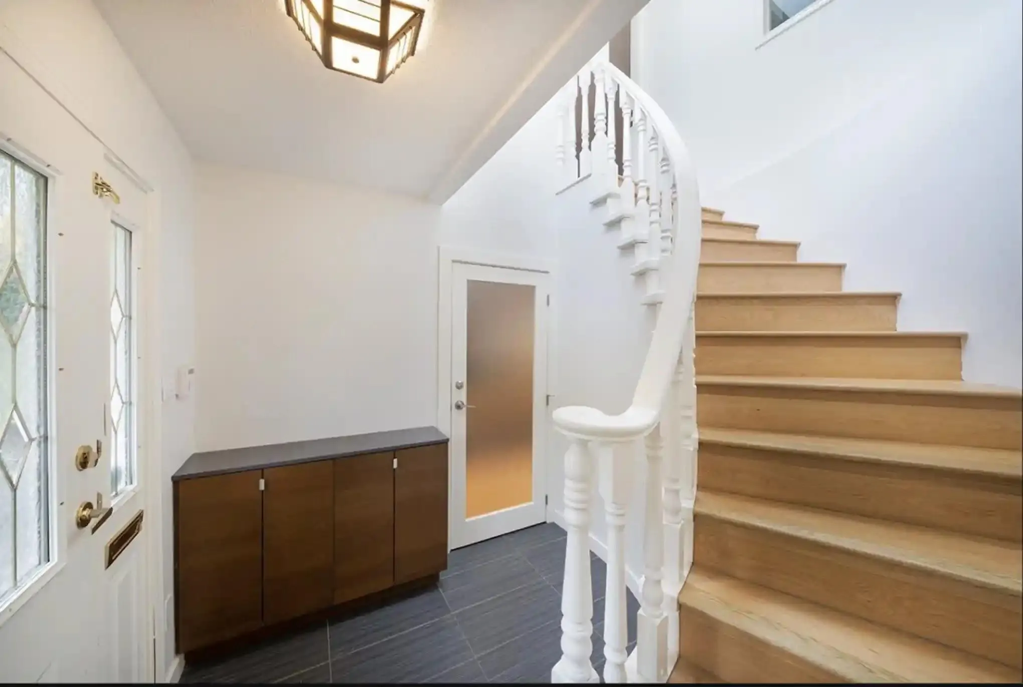 453X 16th Ave W #Ground Floor