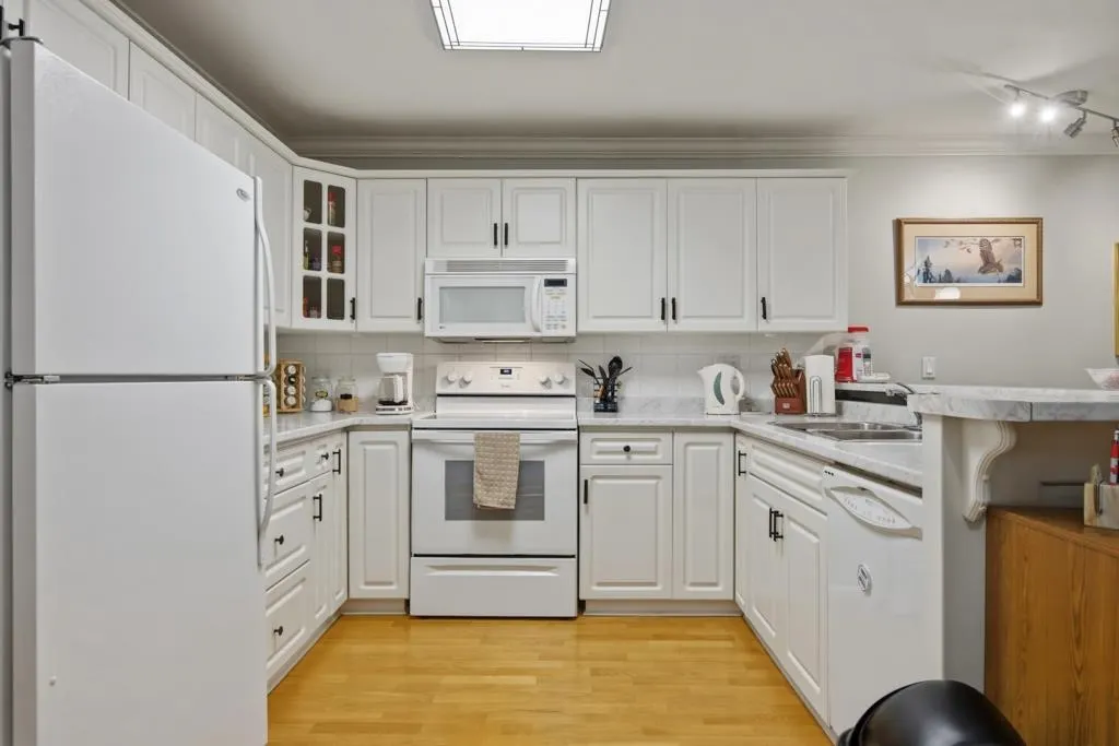 15099 28 Avenue #5