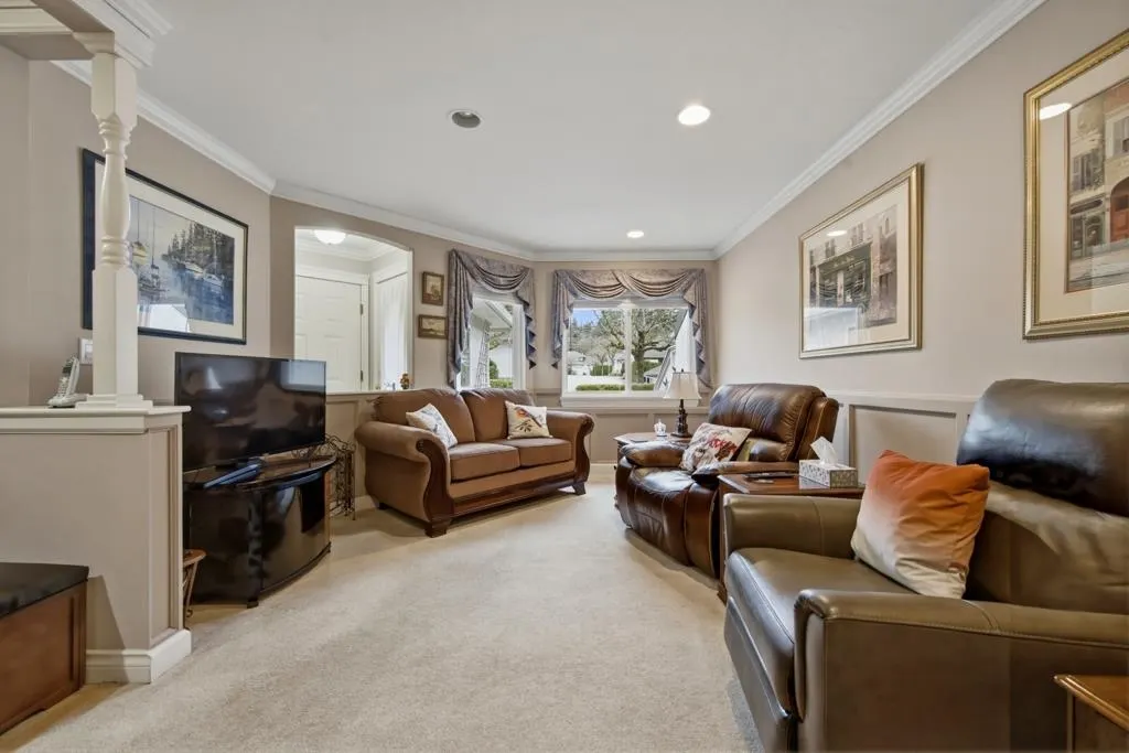 15099 28 Avenue #5