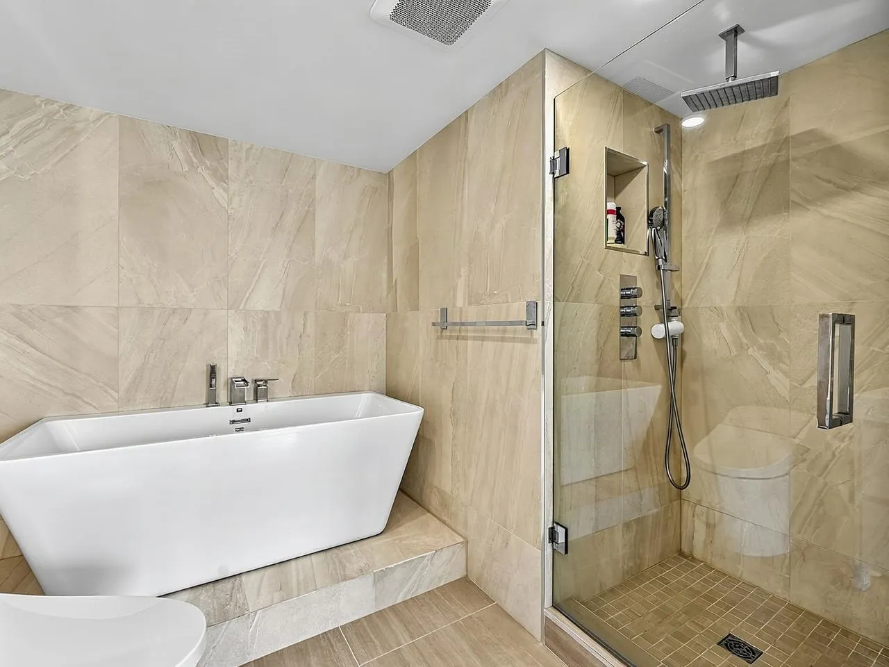 590 Nicola Street #1901