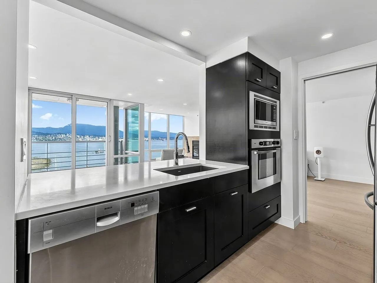 590 Nicola Street #1901