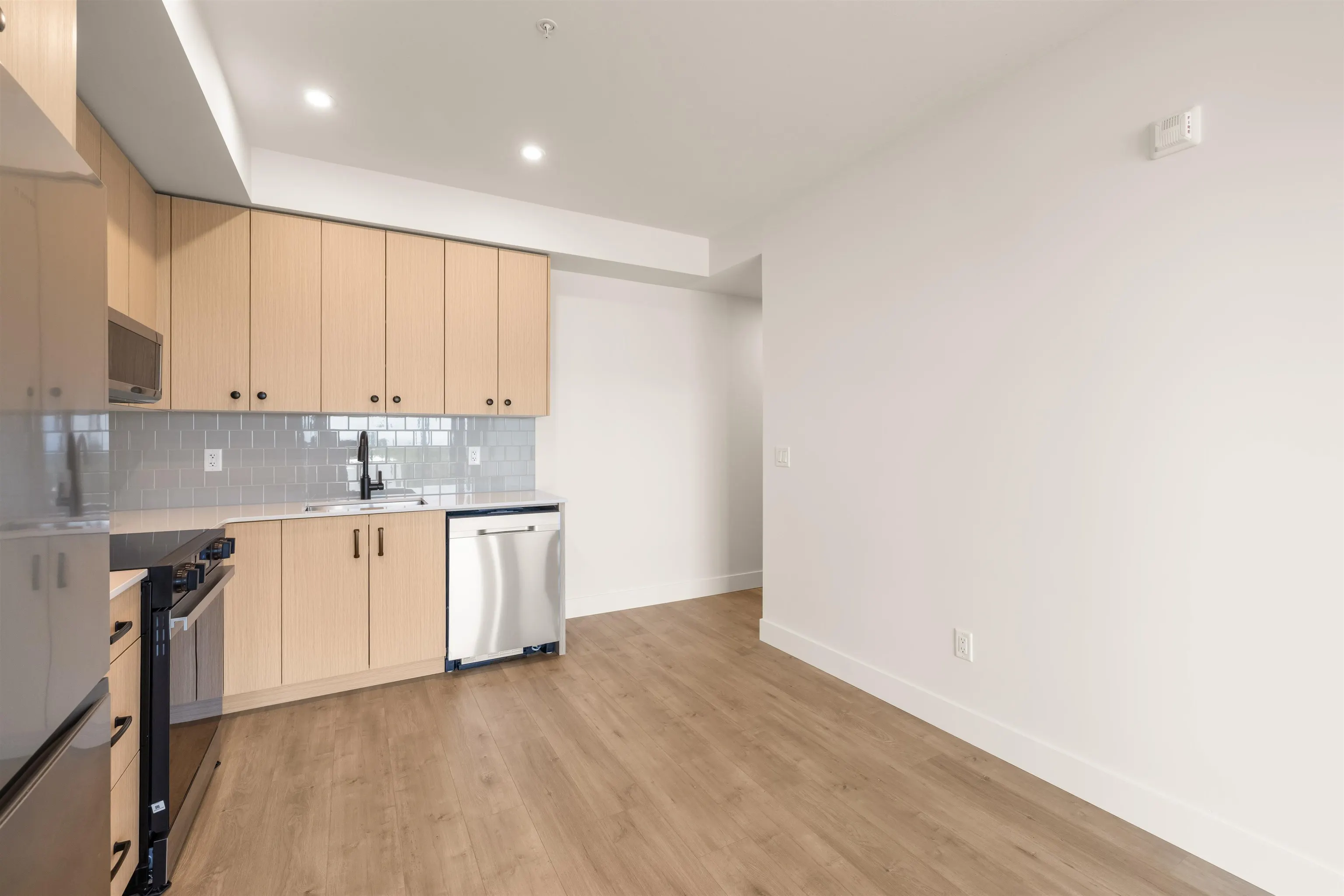 32528 Simon Avenue #208