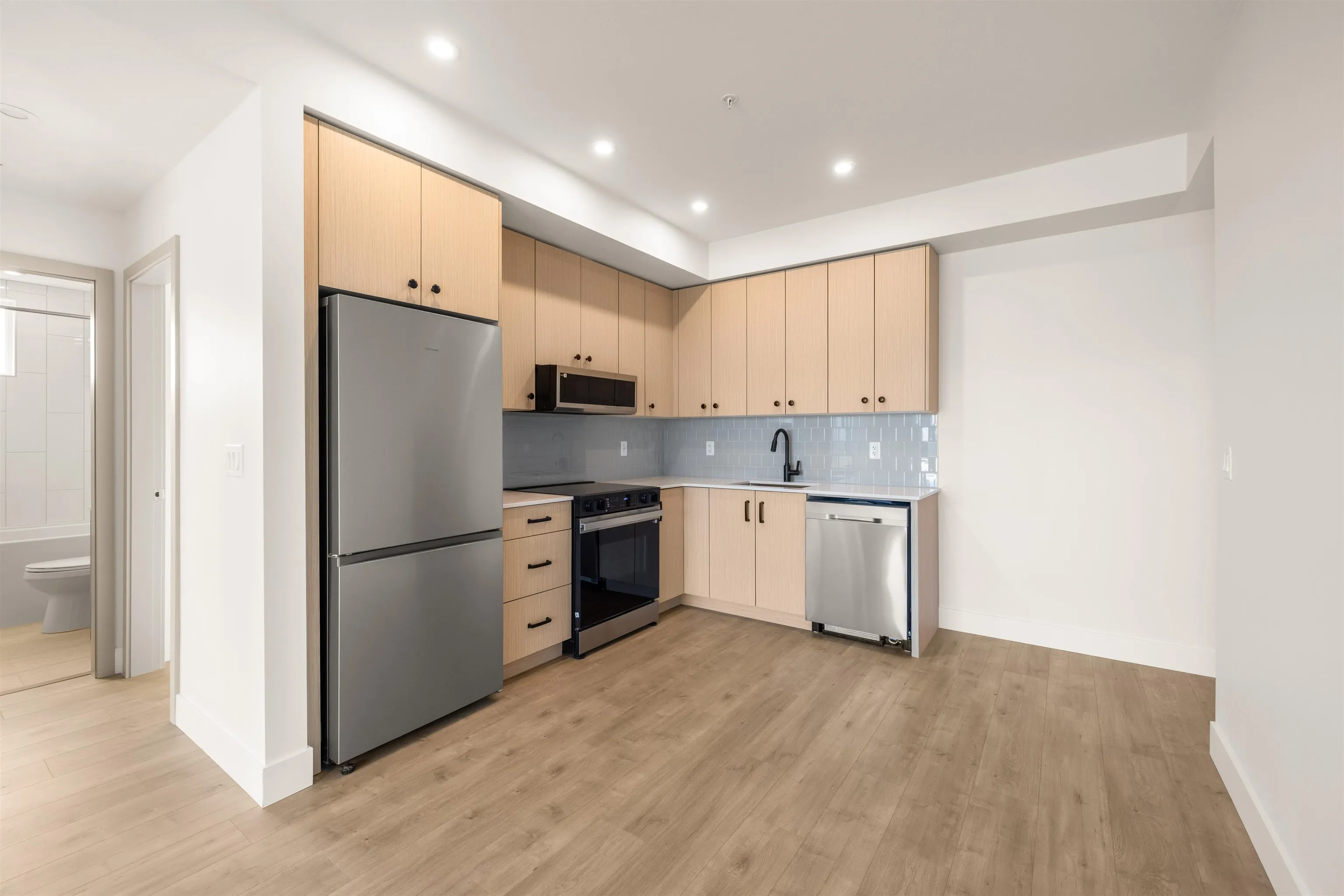 32528 Simon Avenue #208