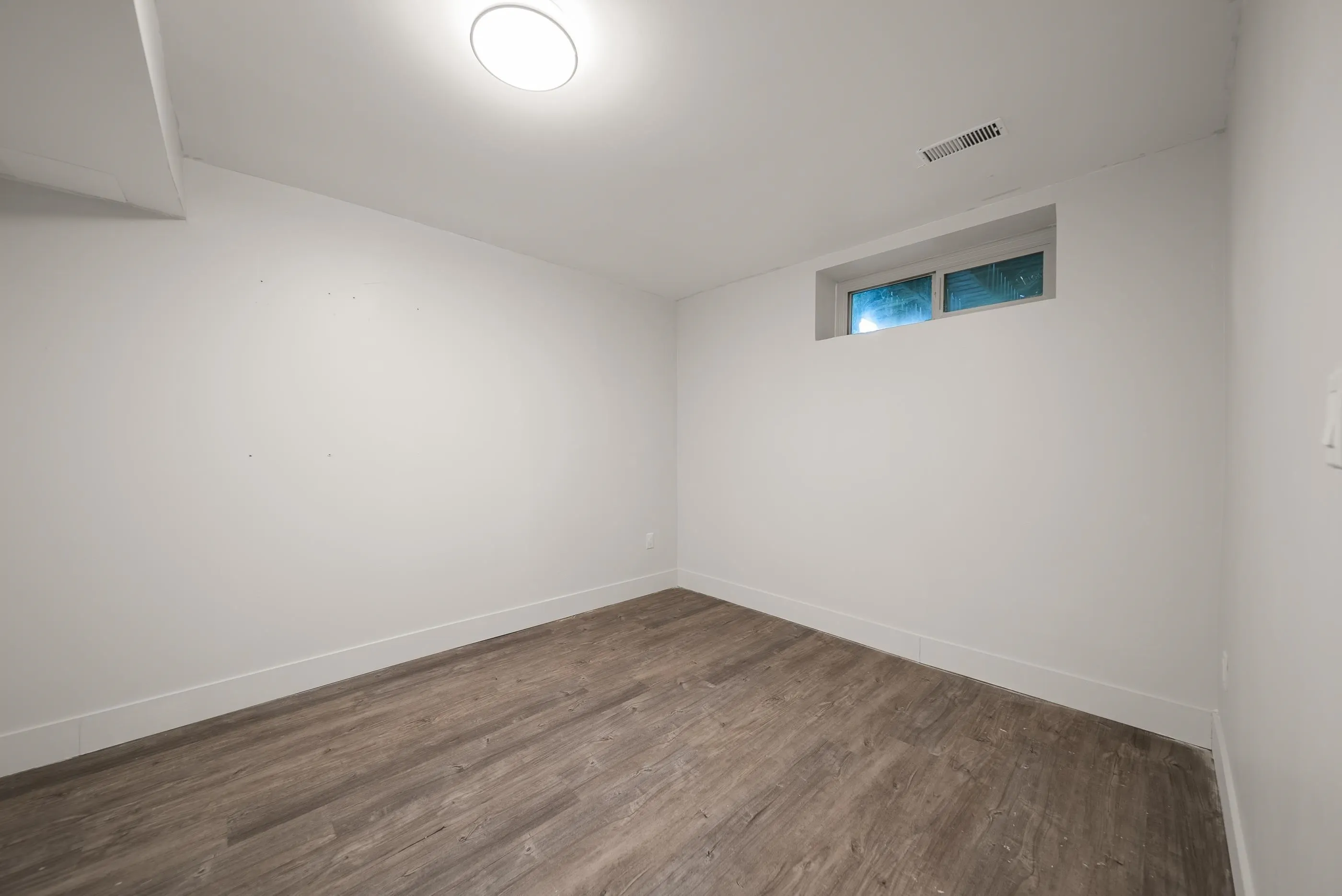 32507 Qualicum Place