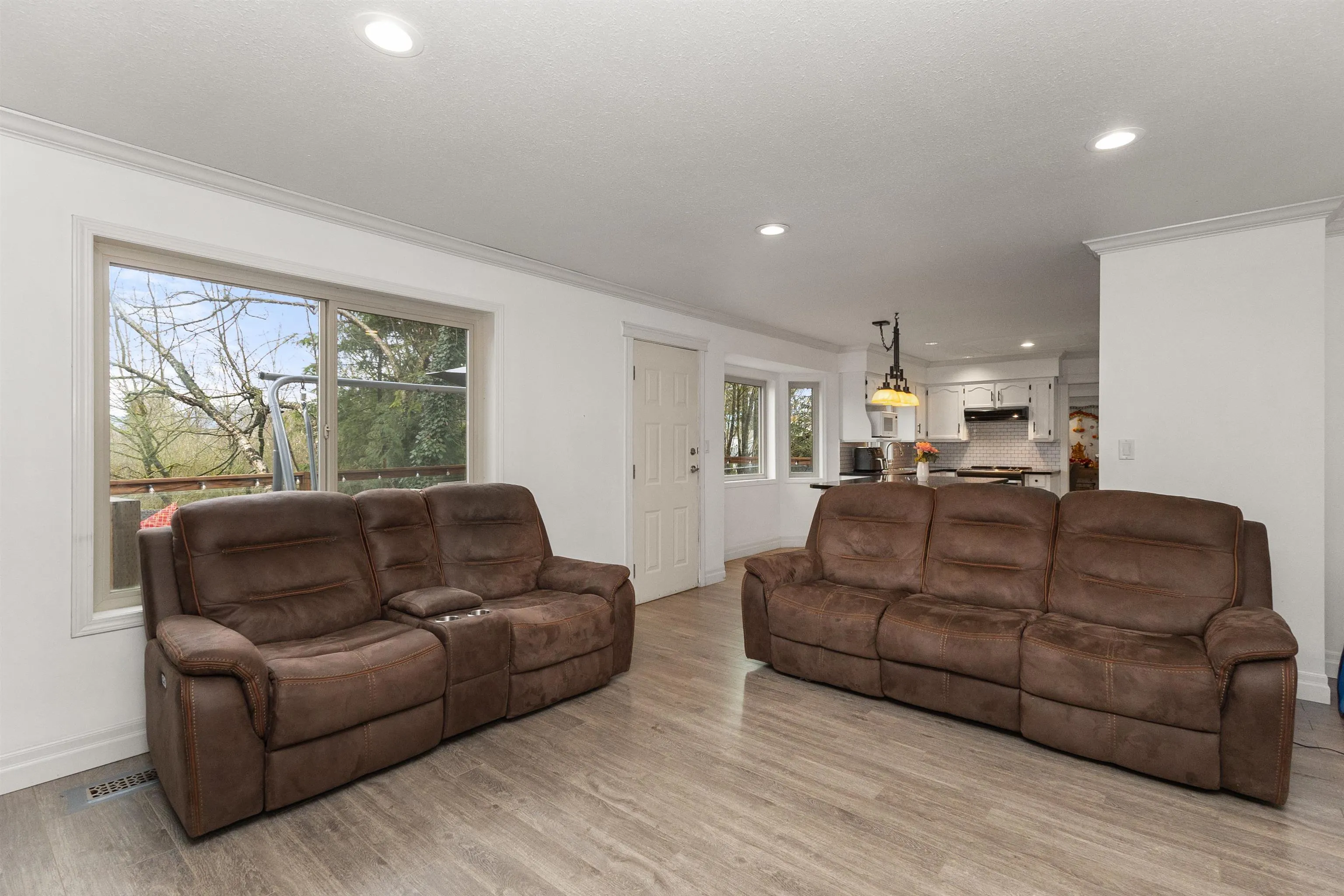 32507 Qualicum Place