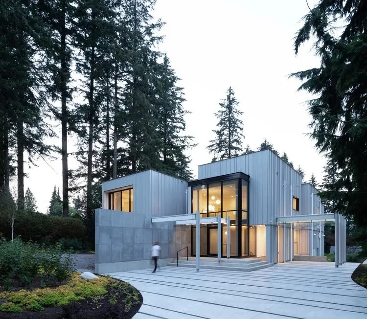 4725 W 4th Avenue