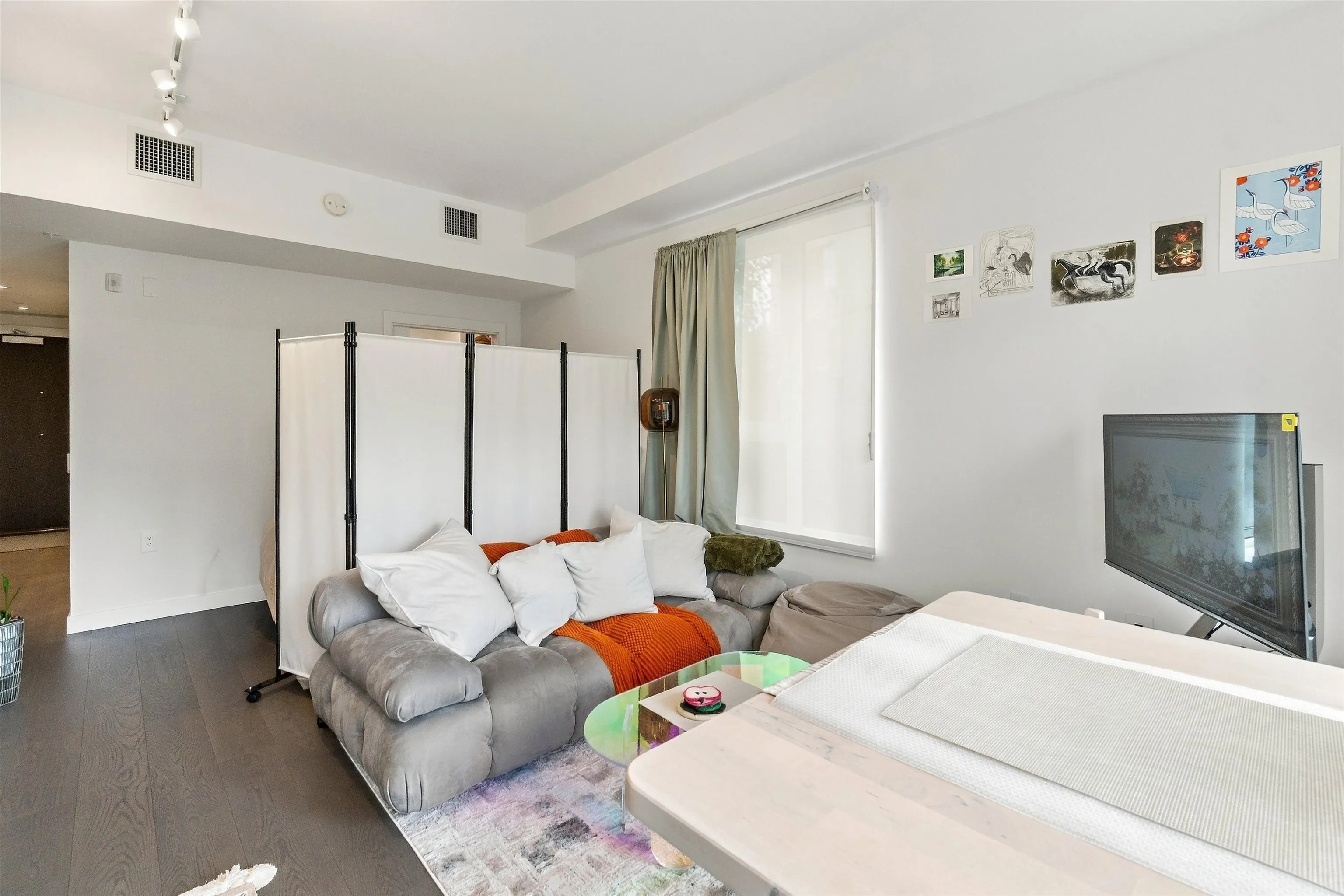 5168 Cambie Street #205