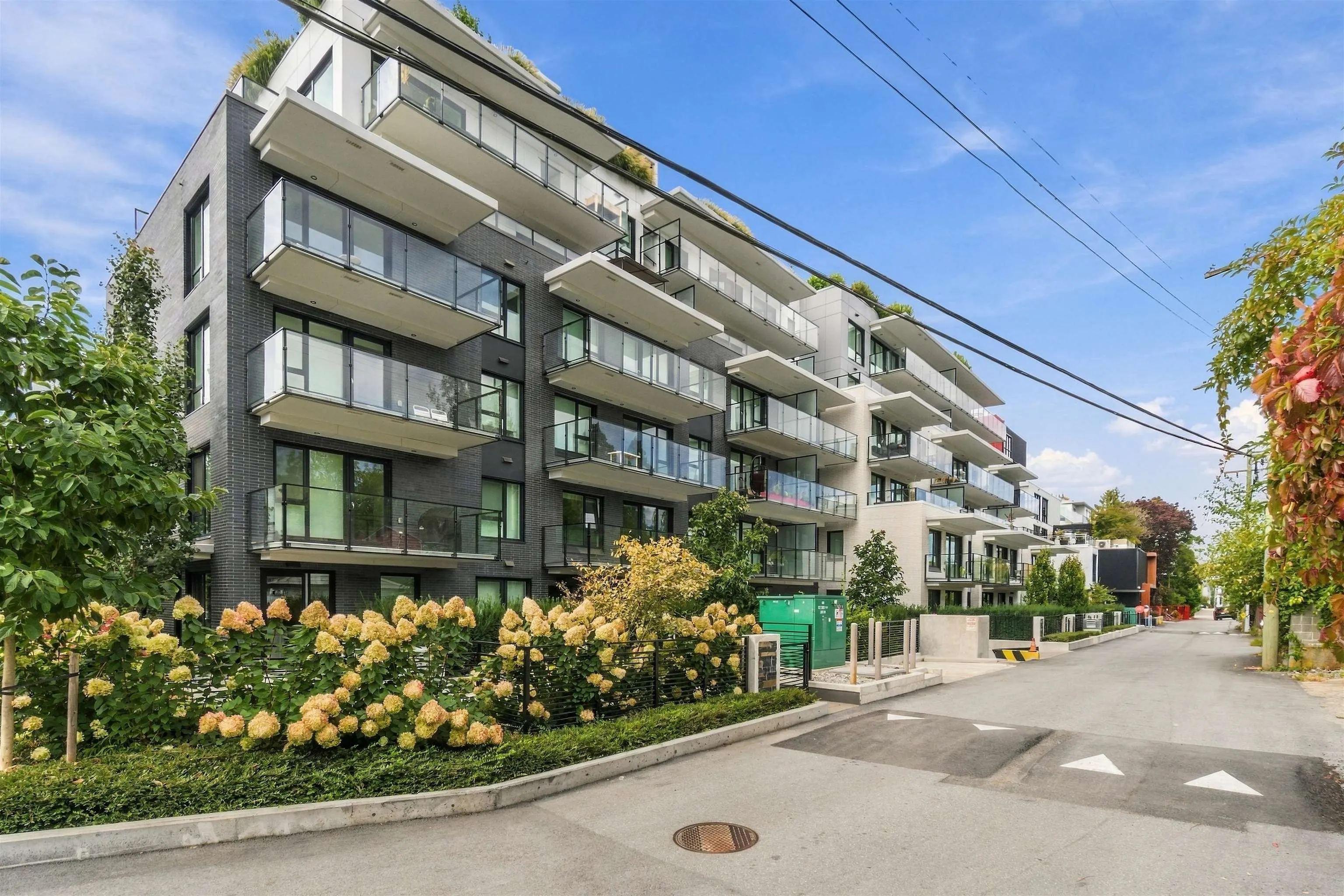 5168 Cambie Street #205