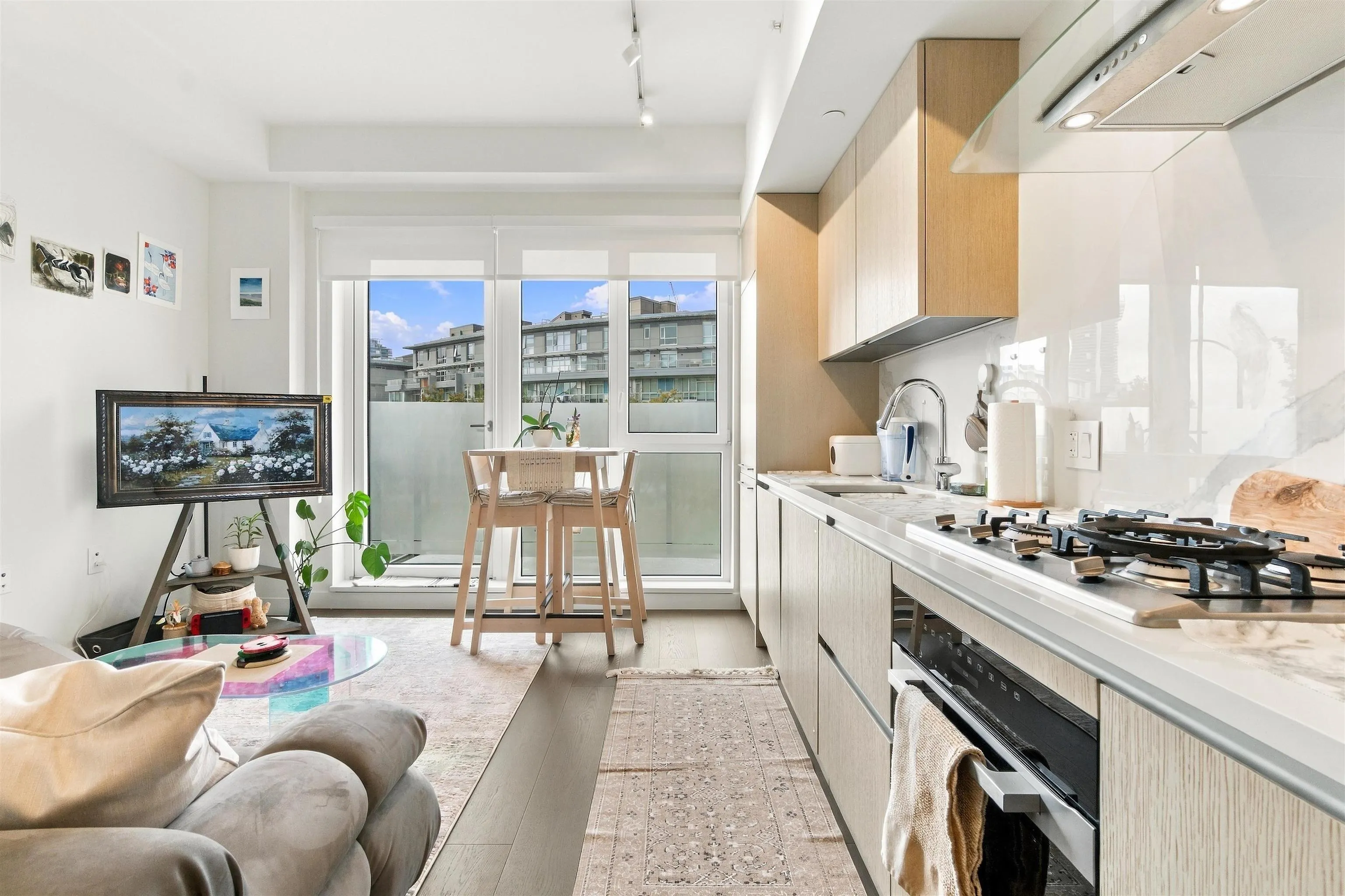 5168 Cambie Street #205