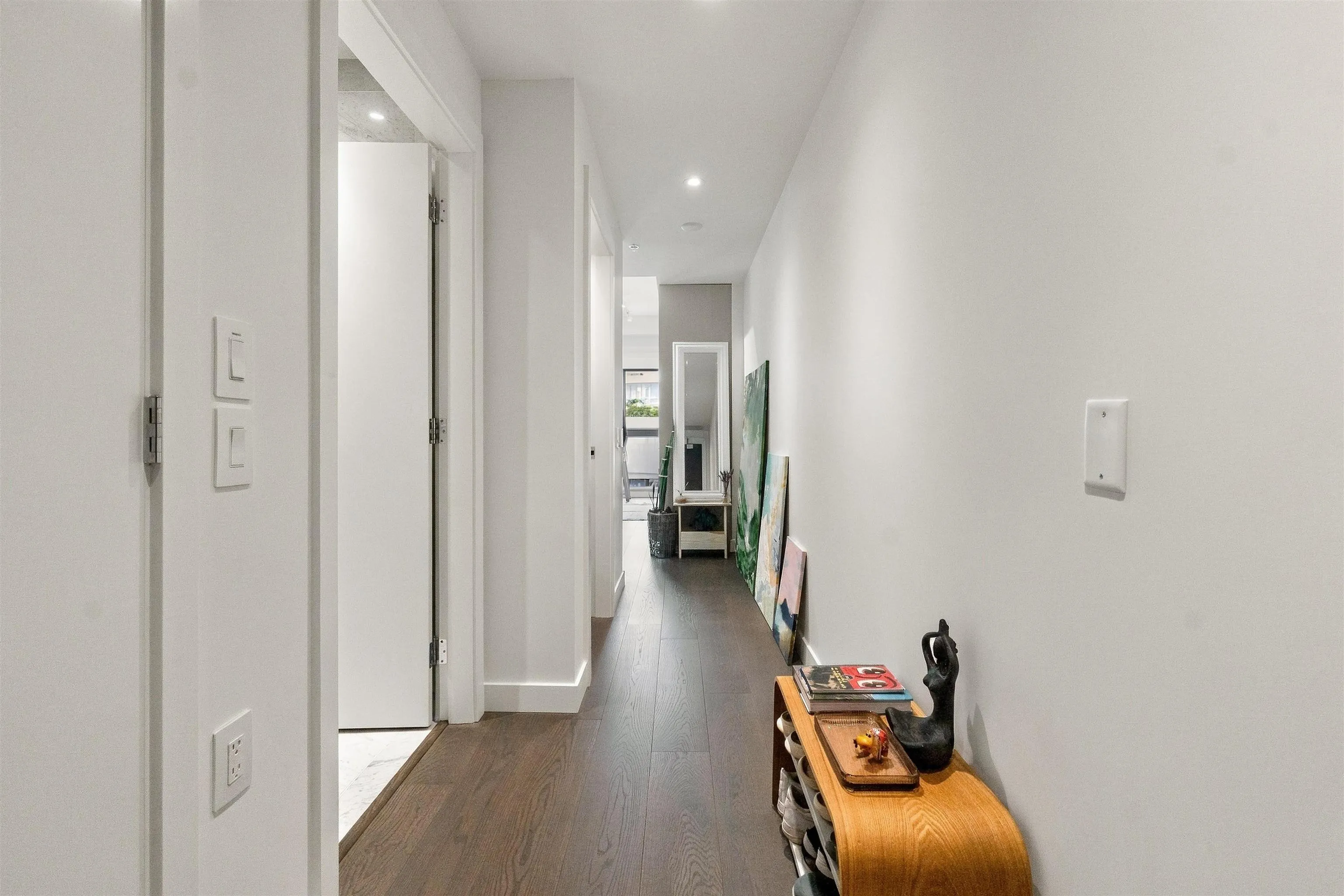 5168 Cambie Street #205