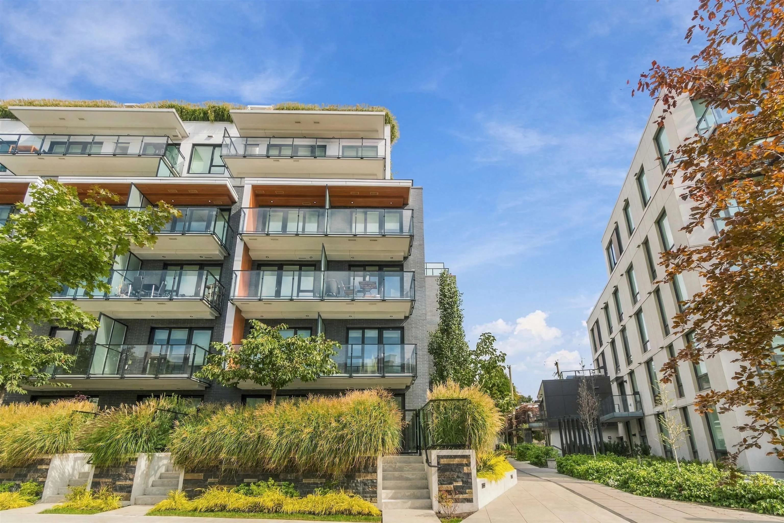 5168 Cambie Street #205