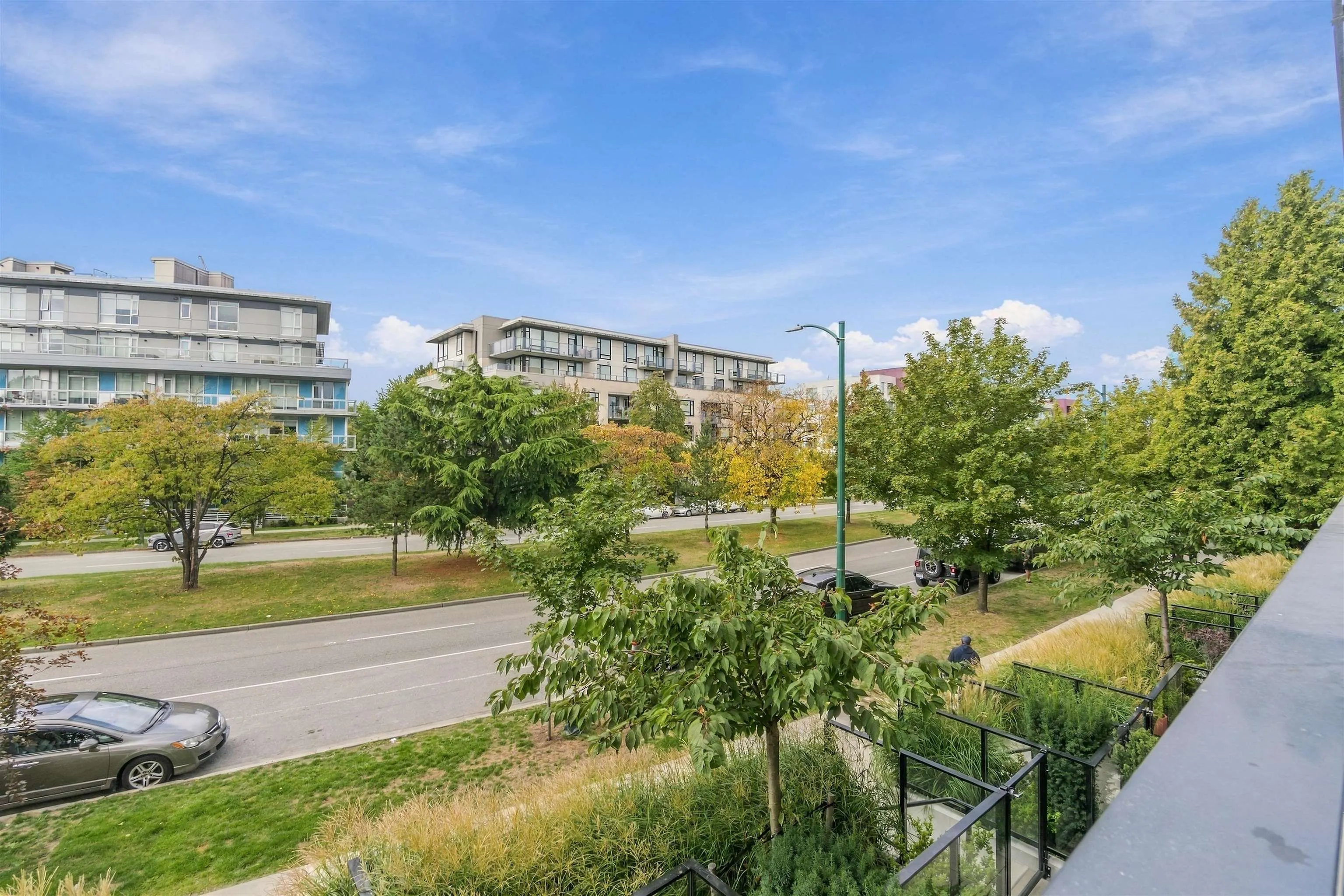 5168 Cambie Street #205