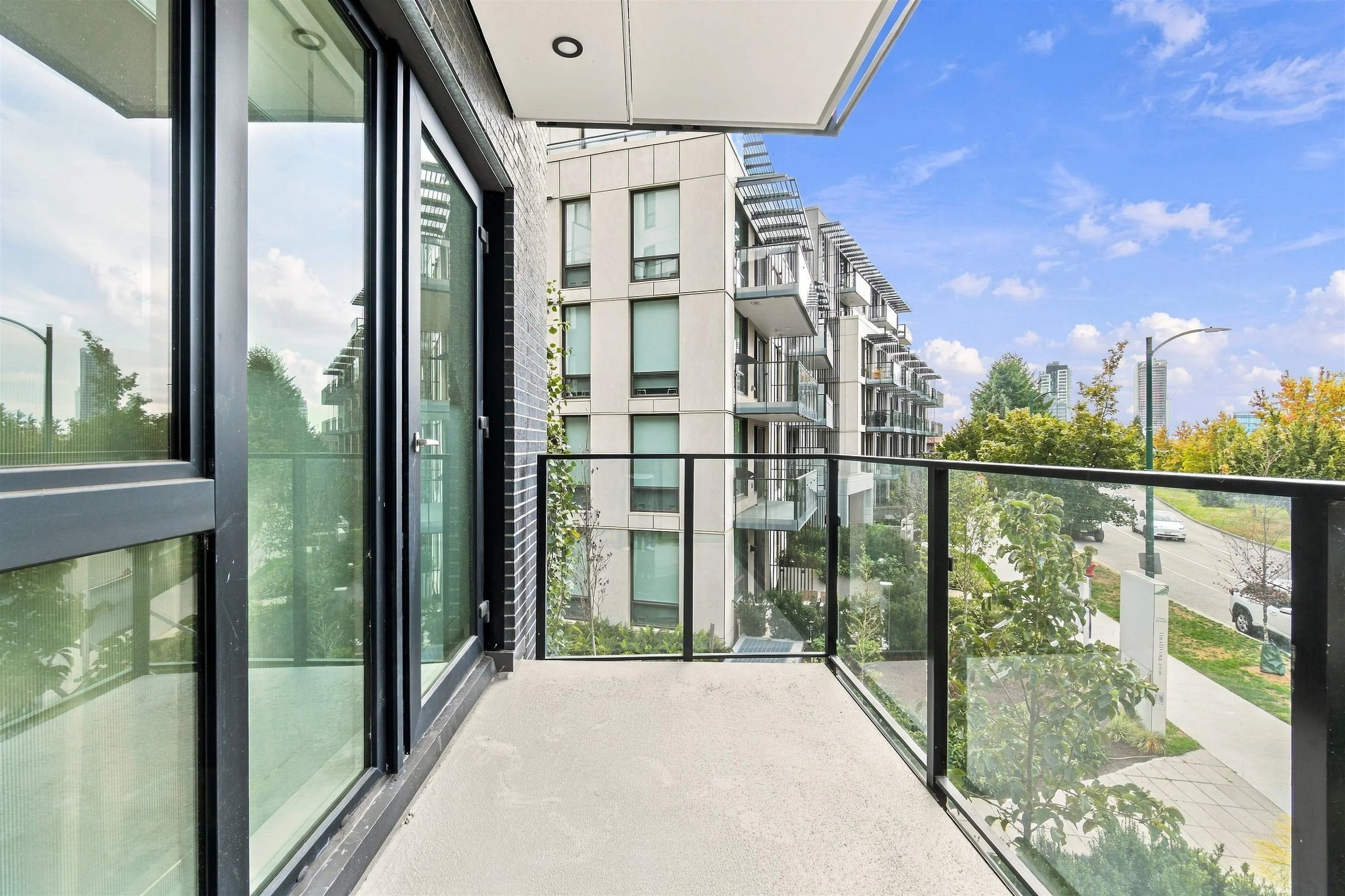 5168 Cambie Street #205