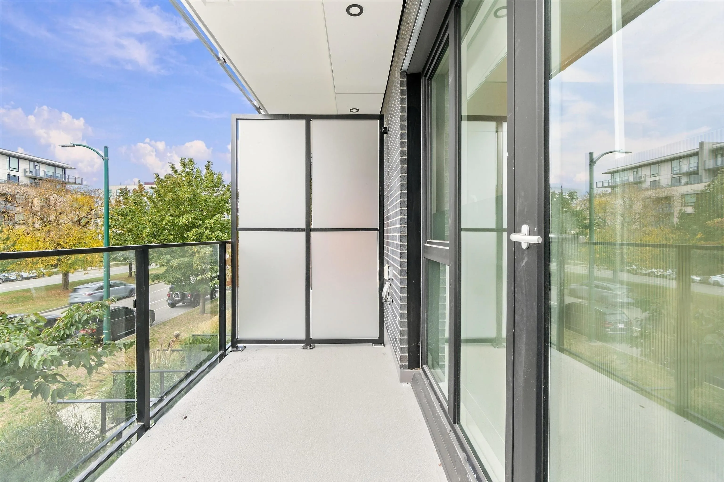 5168 Cambie Street #205