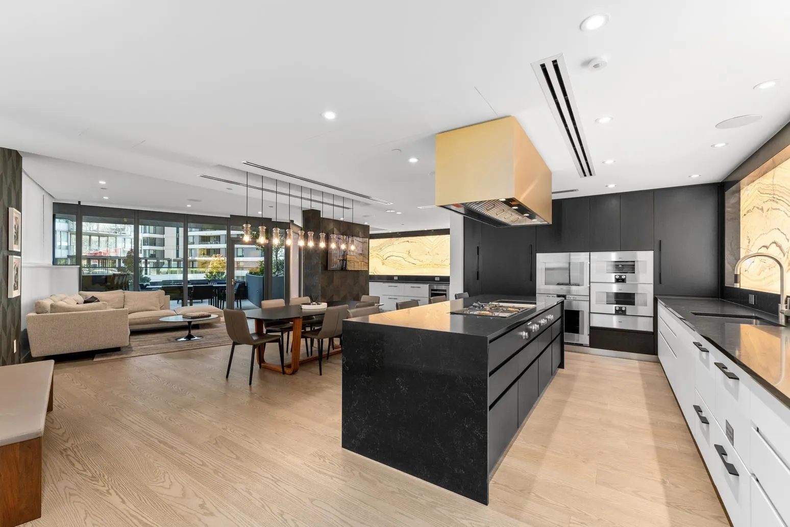 1601 Quebec Street #303