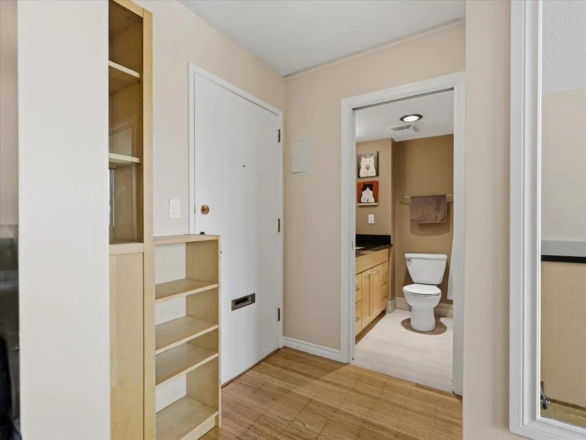 1250 Burnaby Street #1105