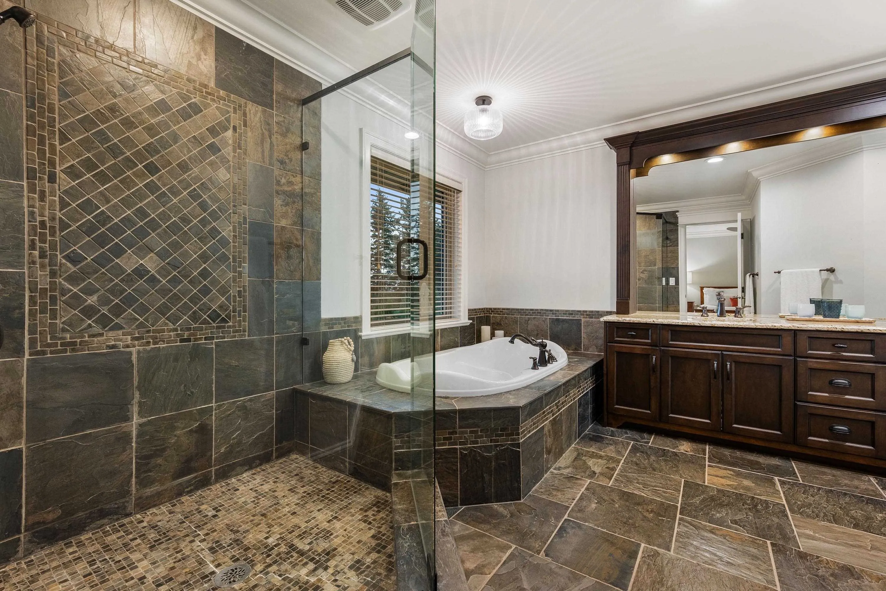 2462 Jonquil Court