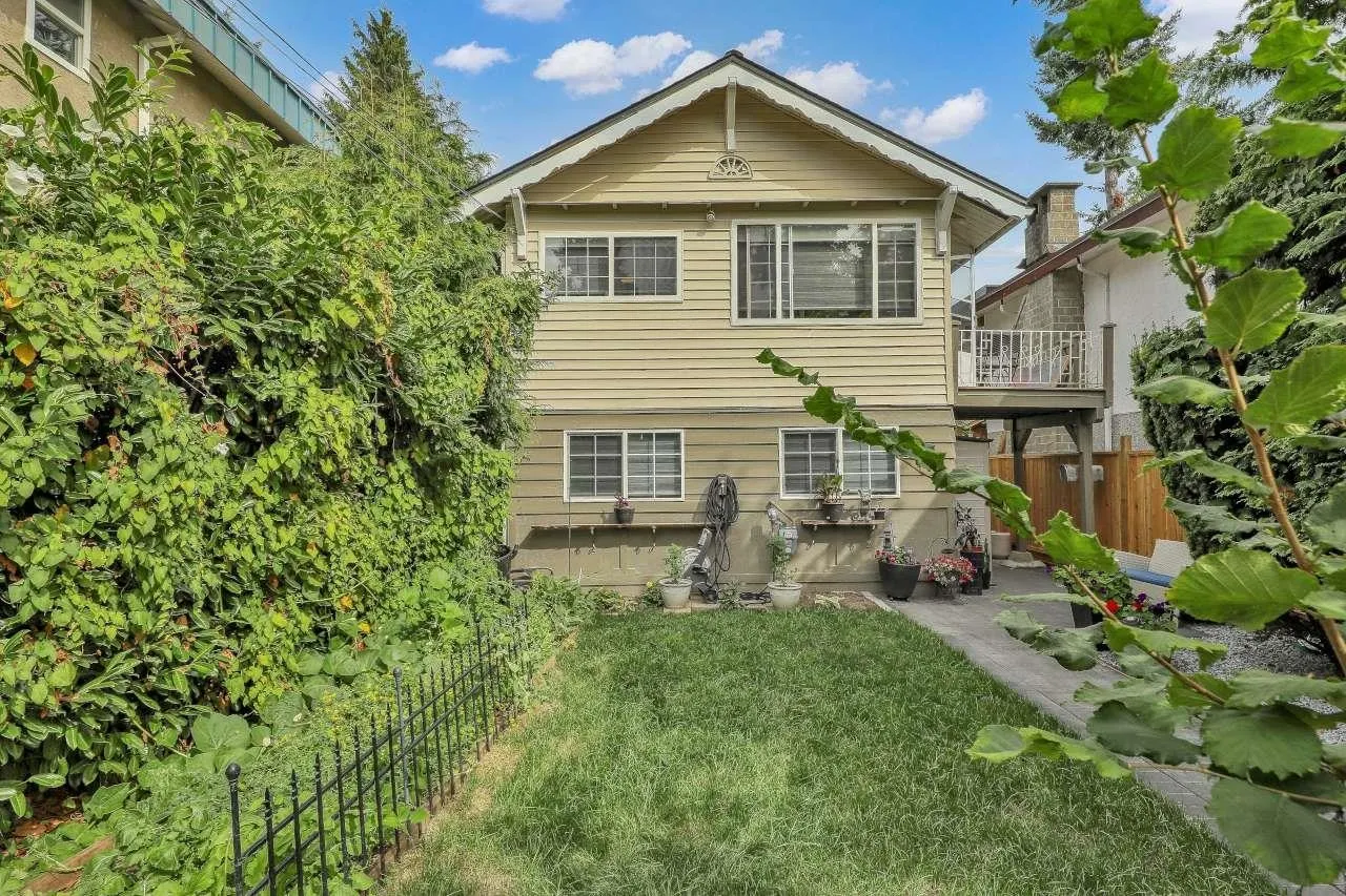 866 Finlay Street
