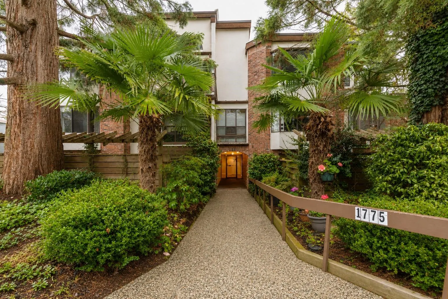 1775 W 10th Avenue #203
