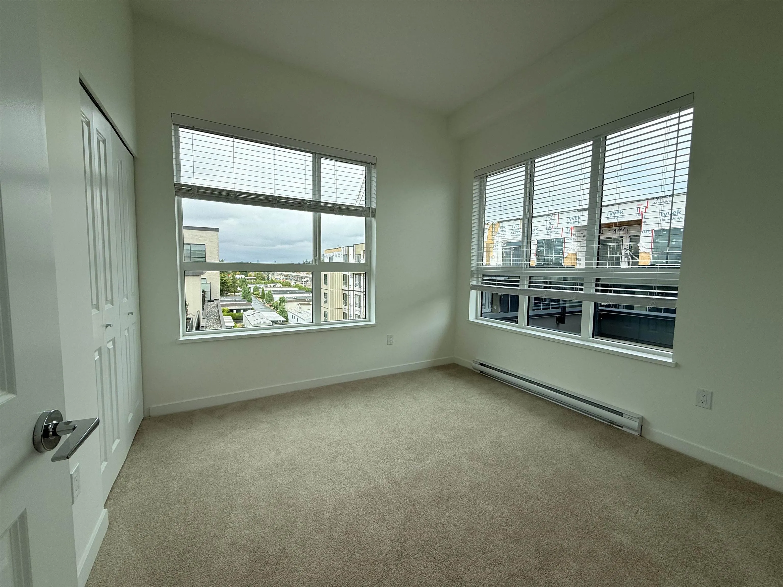 15733 85 Avenue #607