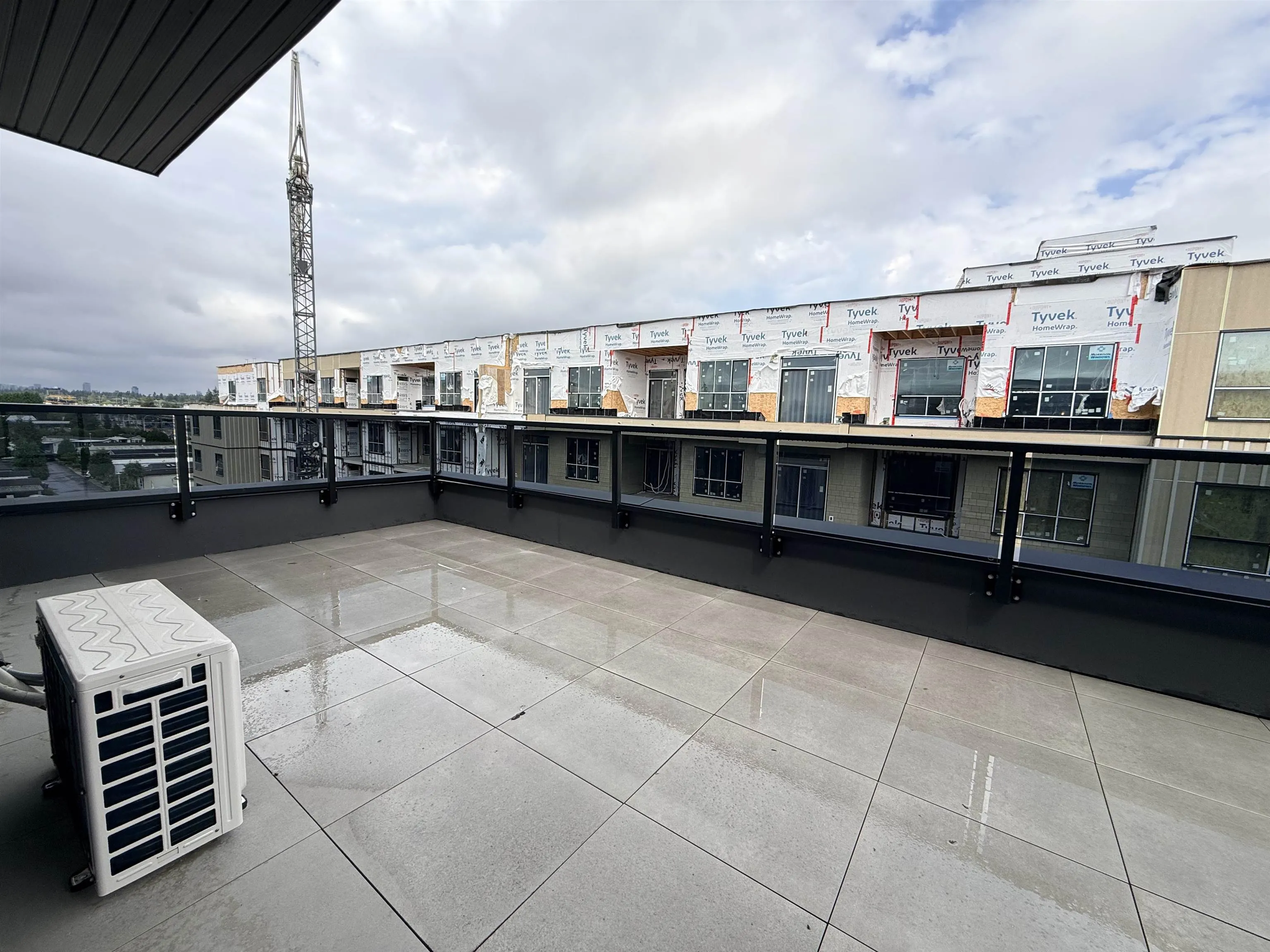 15733 85 Avenue #607
