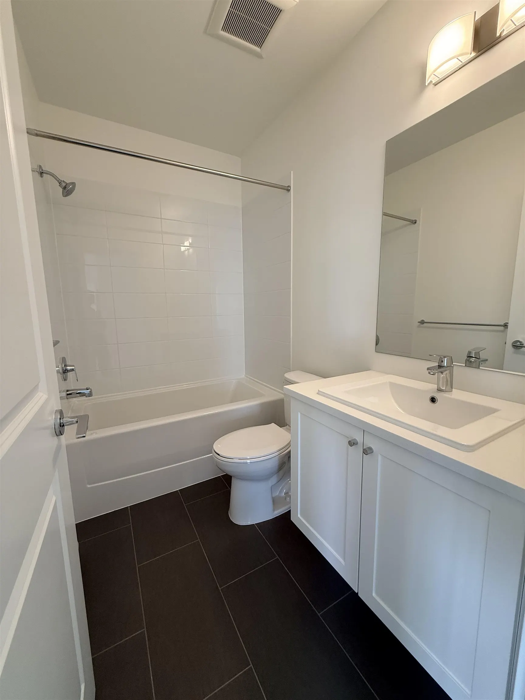 15733 85 Avenue #607