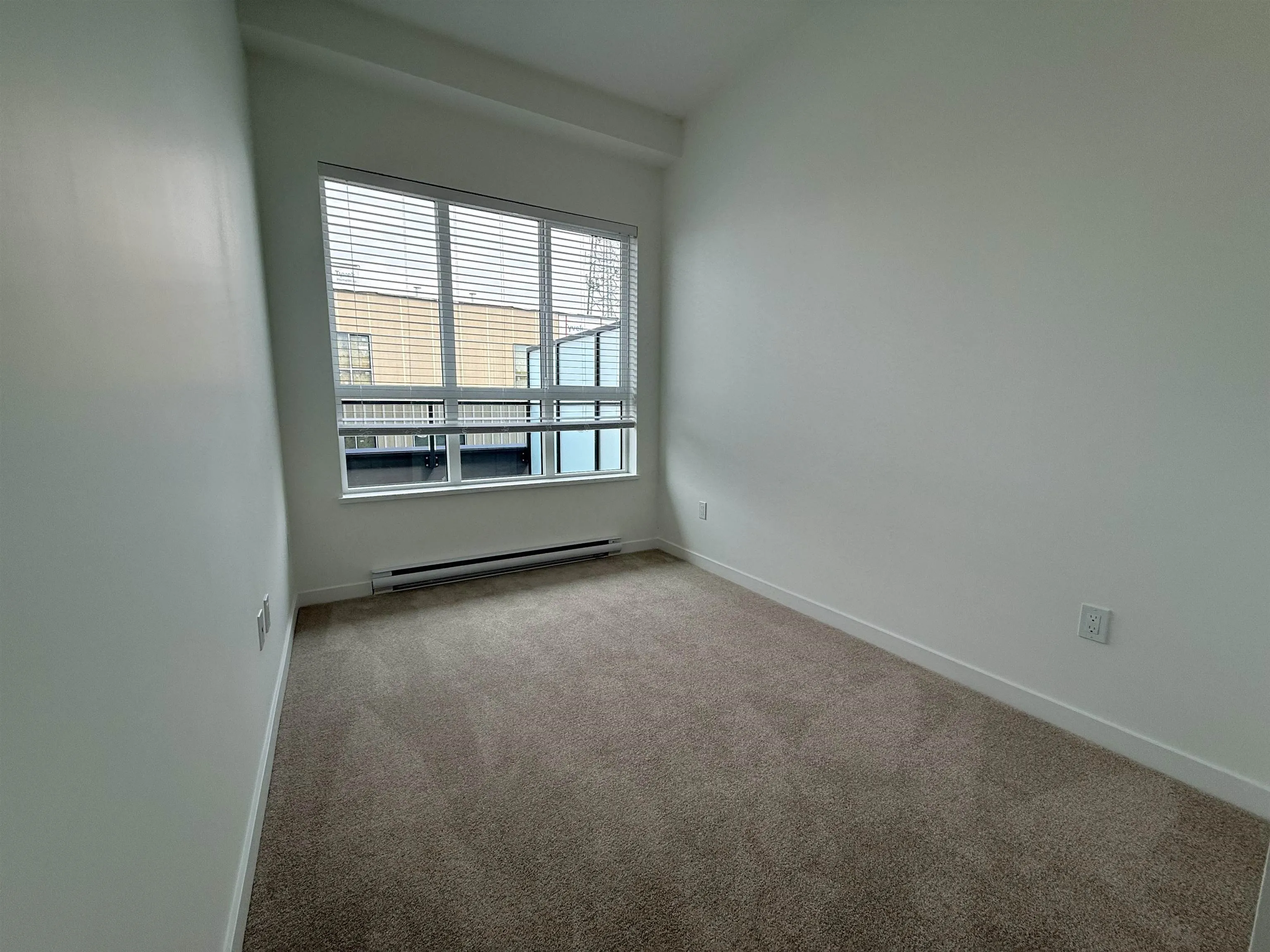 15733 85 Avenue #607