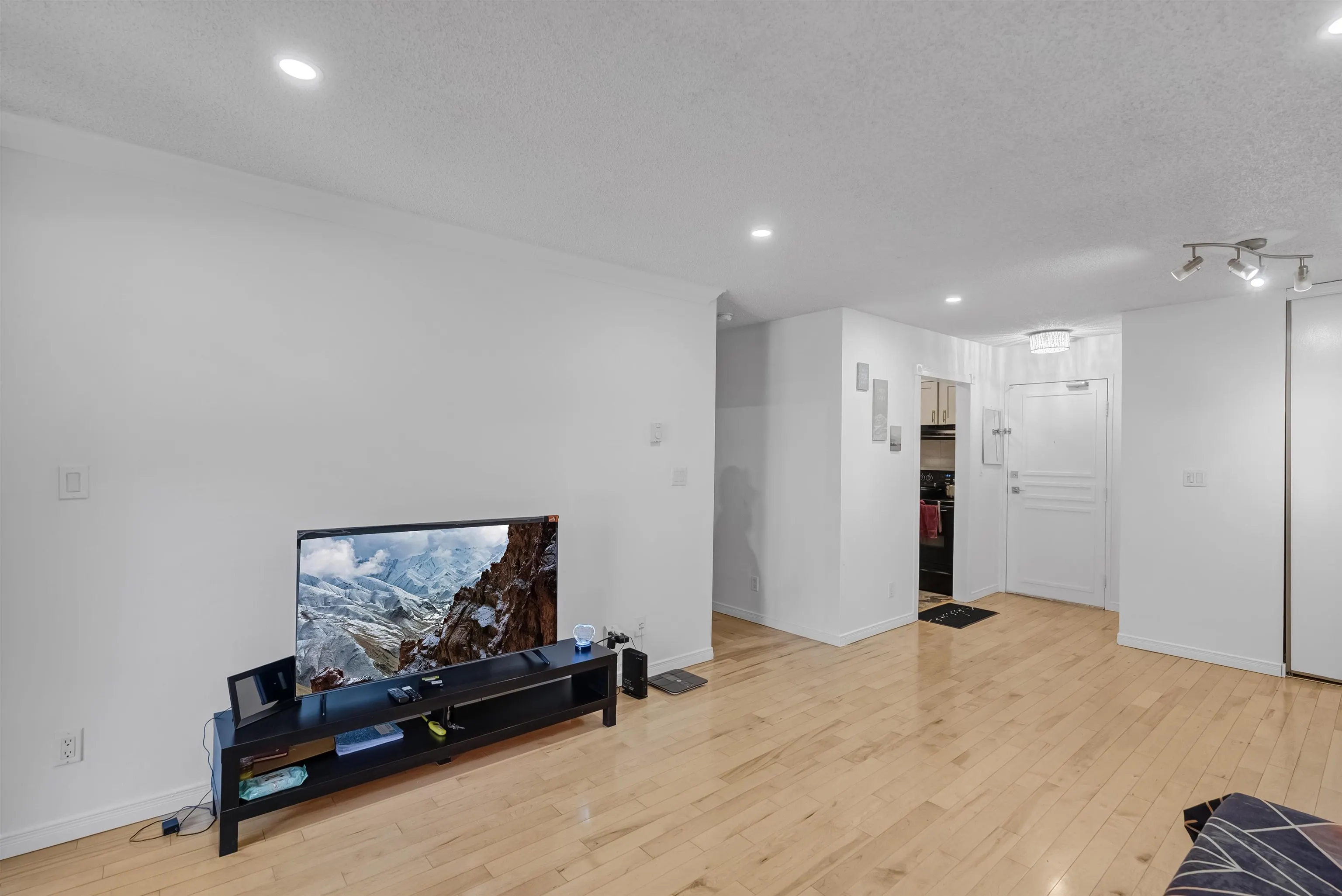 10560 154 Street #201