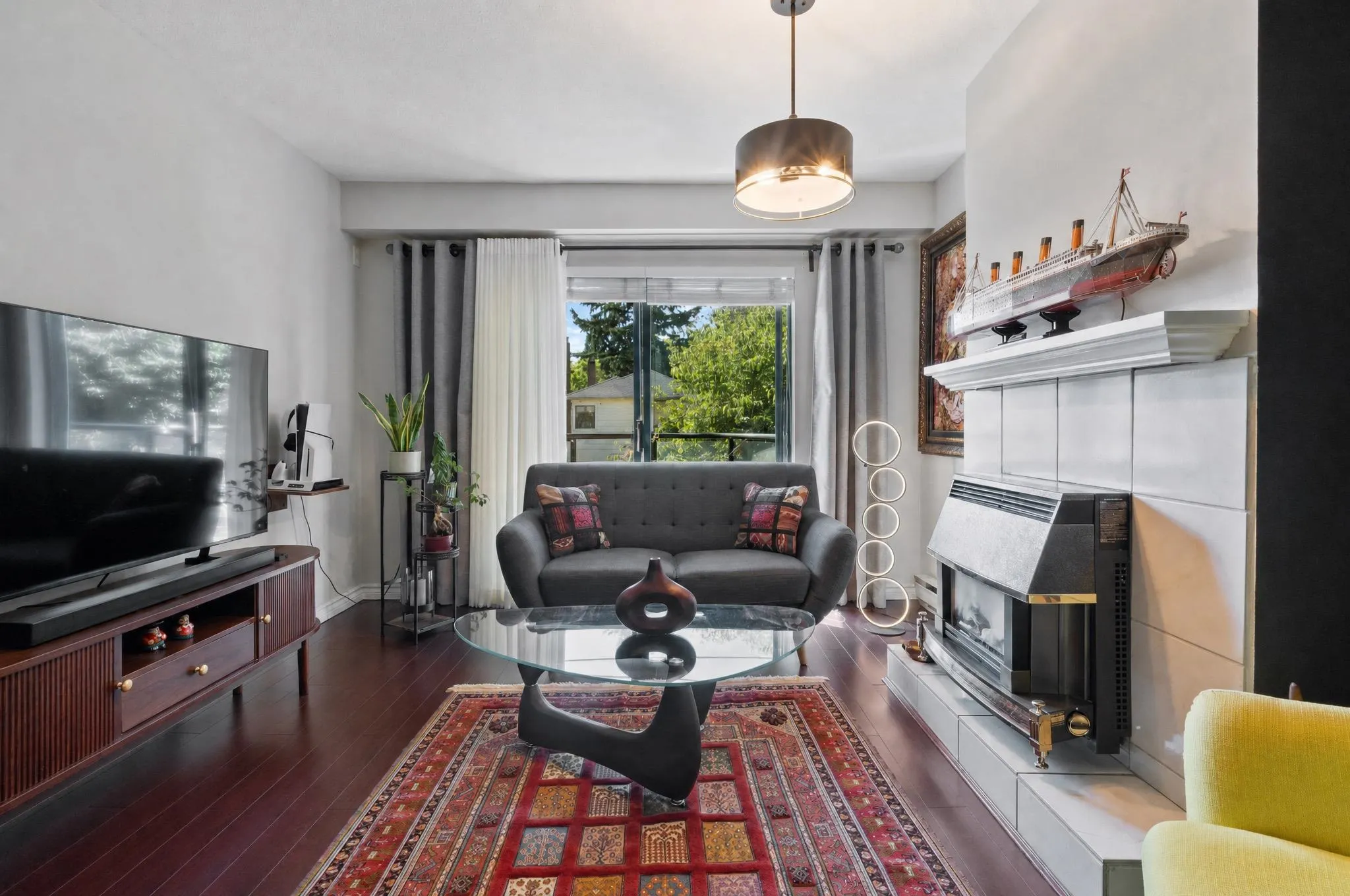 988 W 16th Avenue #203