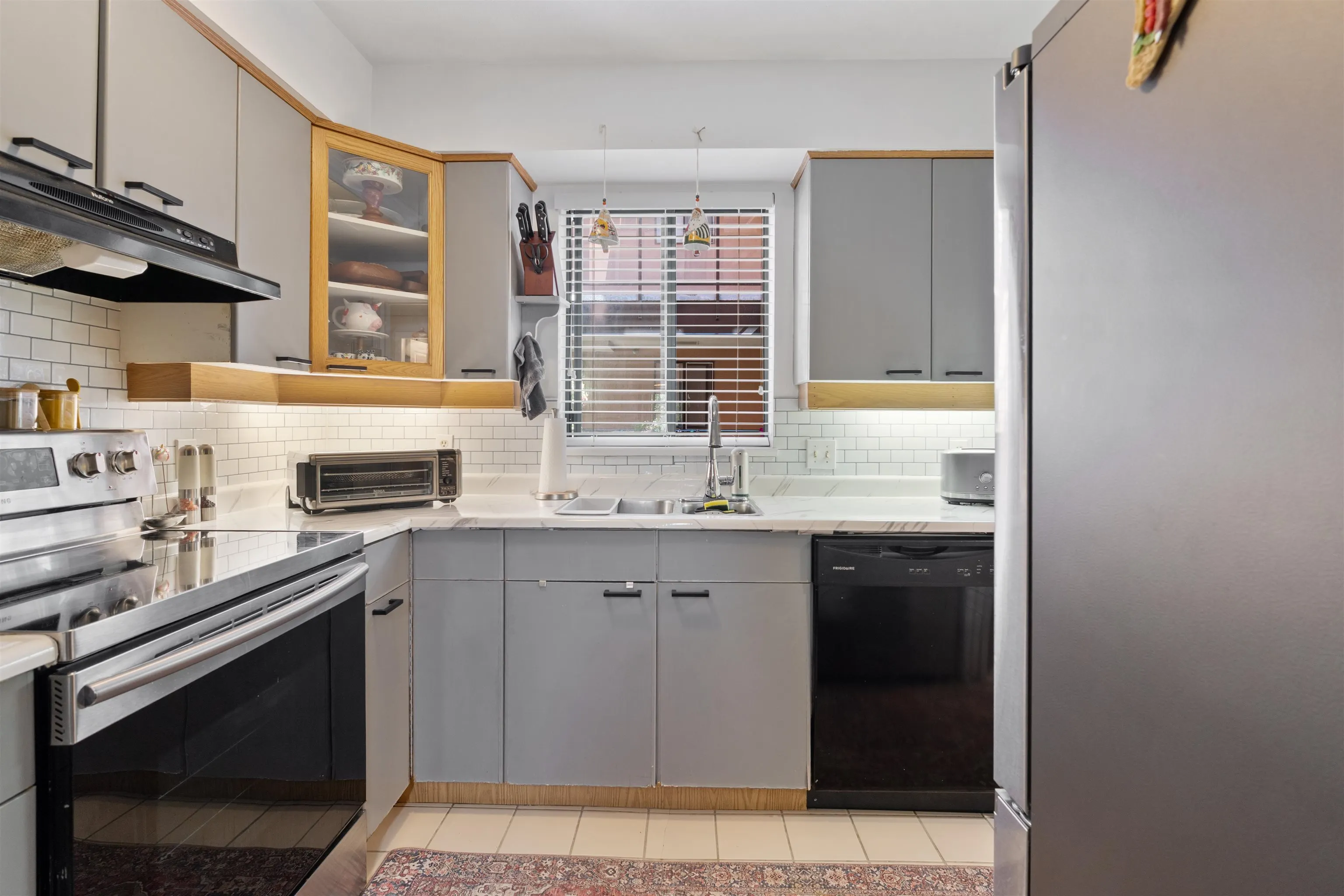 988 W 16th Avenue #203