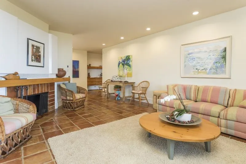 2547 Crescent Drive