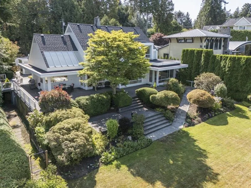 2547 Crescent Drive