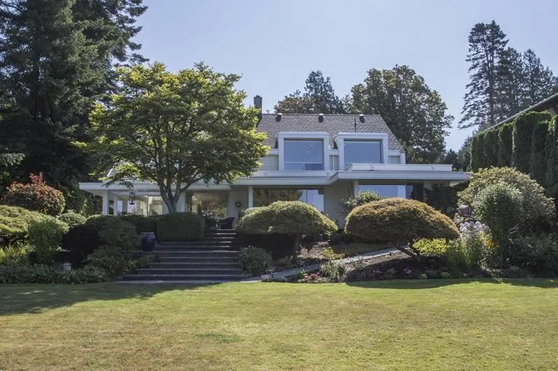 2547 Crescent Drive