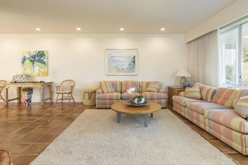 2547 Crescent Drive