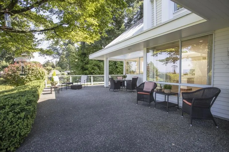 2547 Crescent Drive