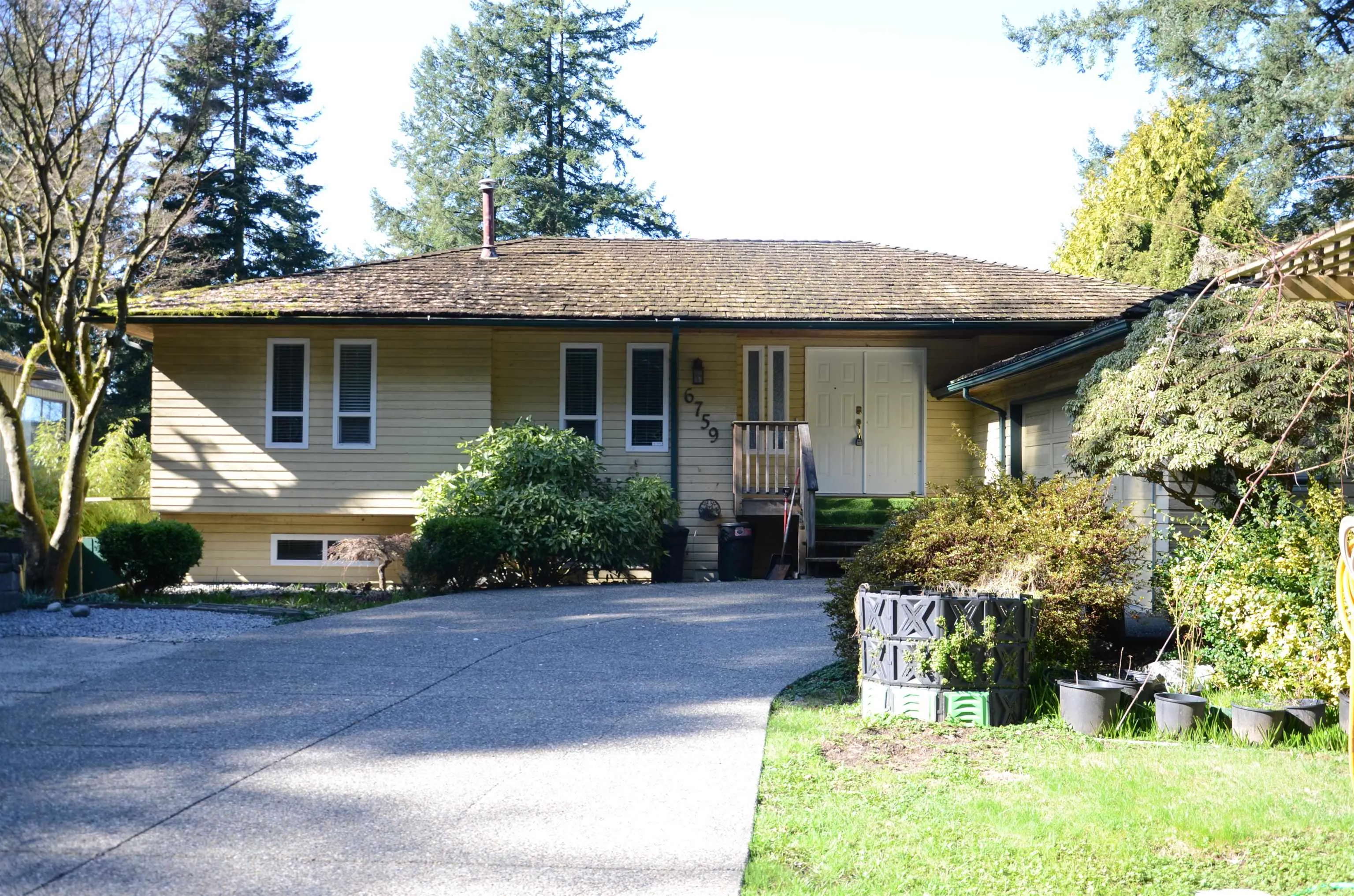 6759 Carncross Crescent
