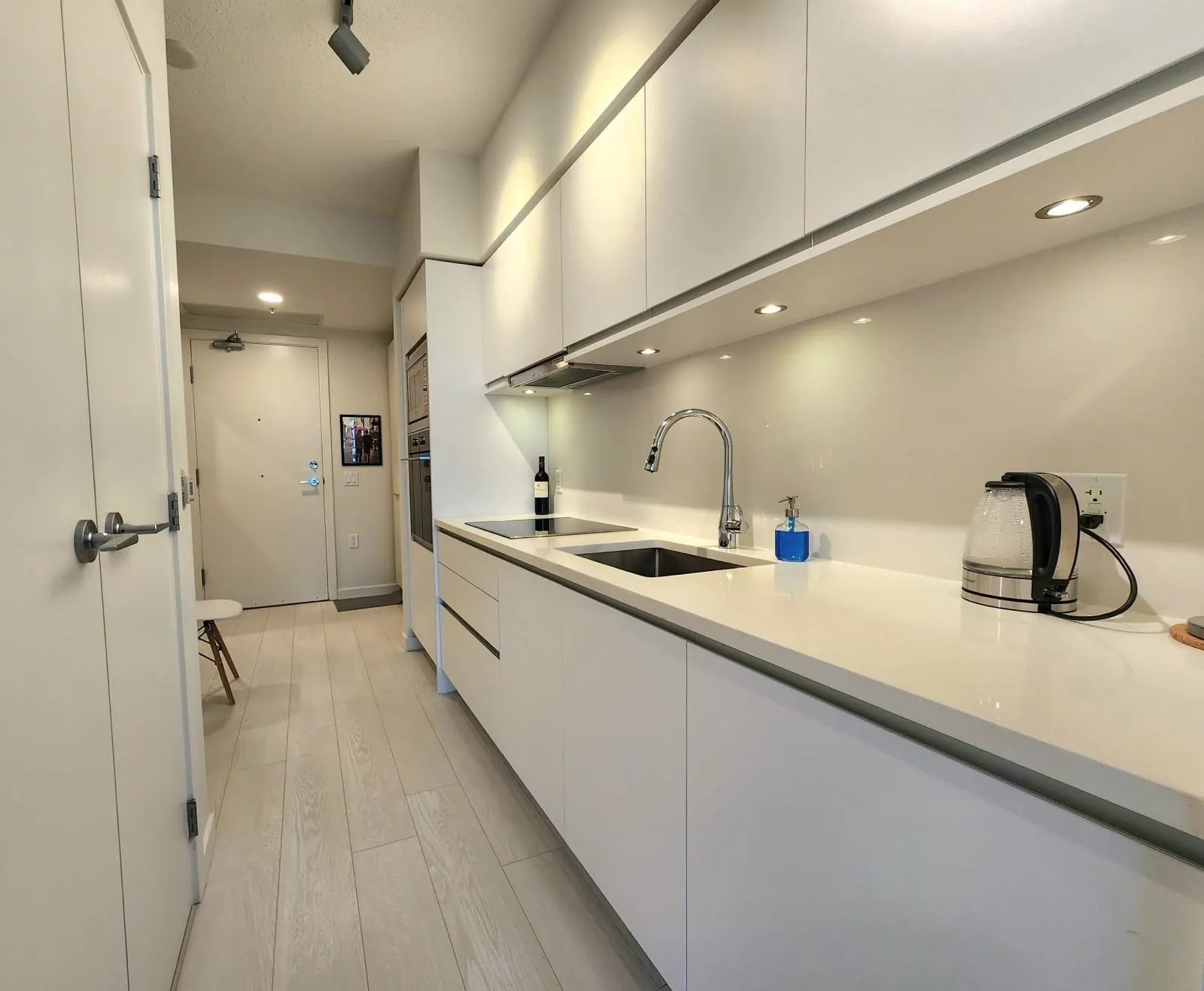 180 E 2nd Avenue #909