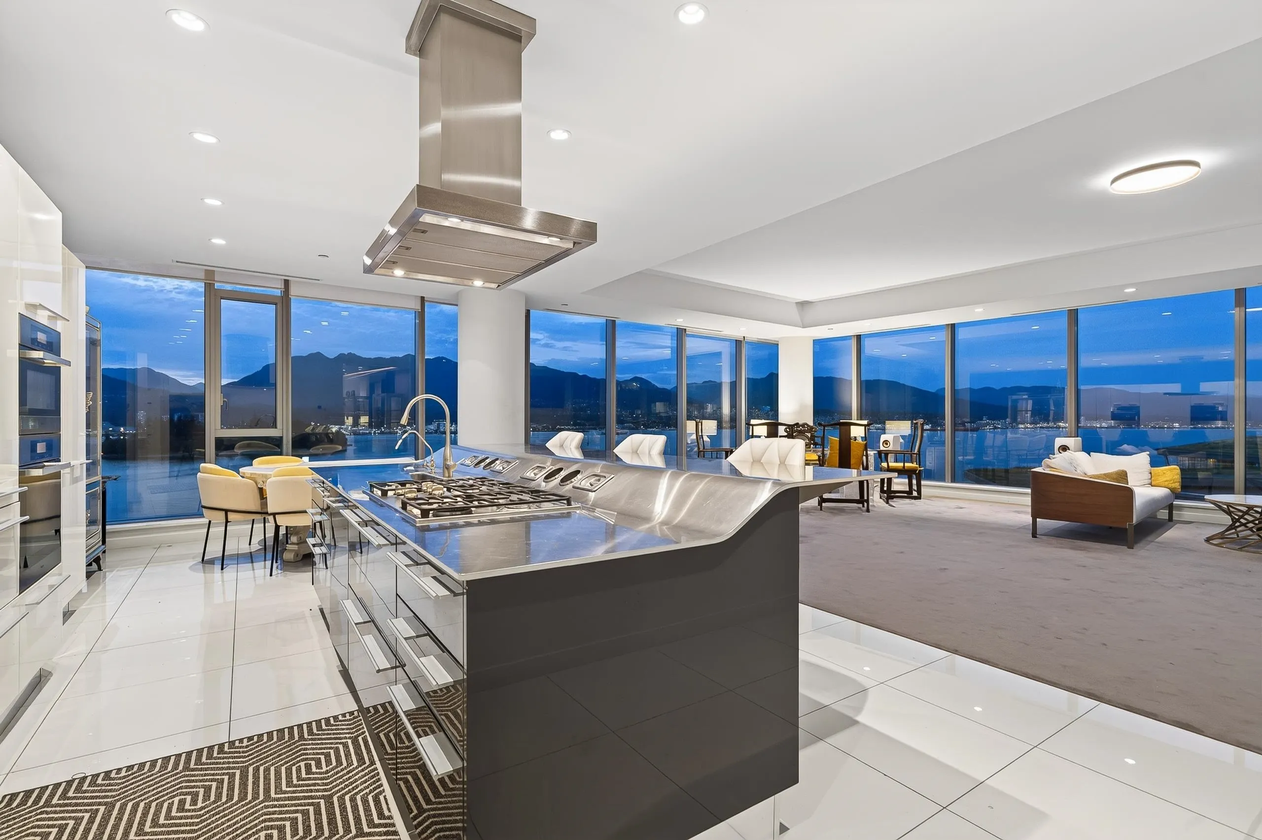 277 Thurlow Street #1102