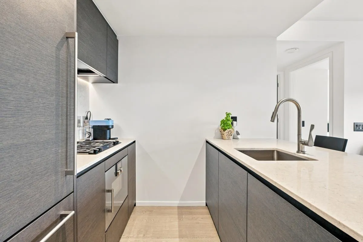1408 Robson Street #1301