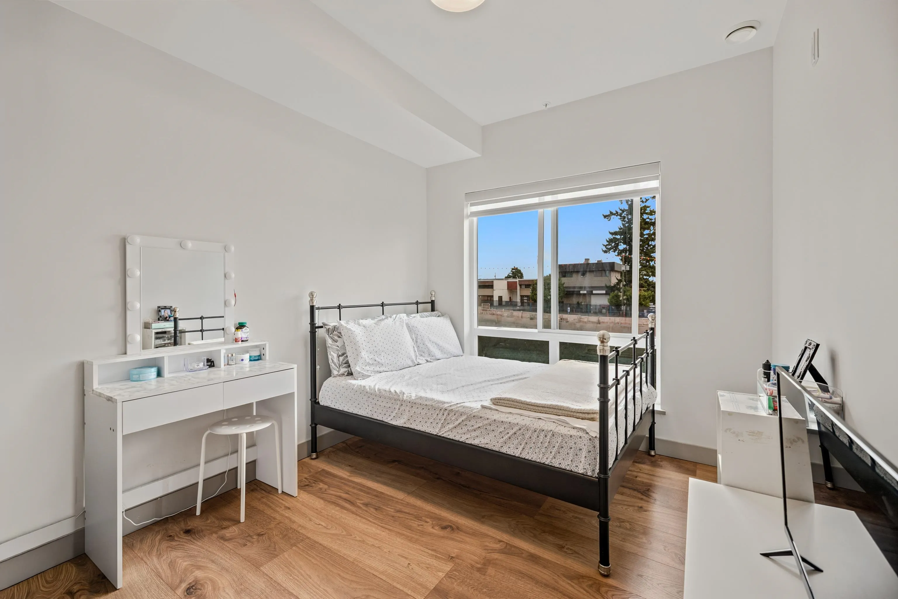 6968 Royal Oak Avenue #211