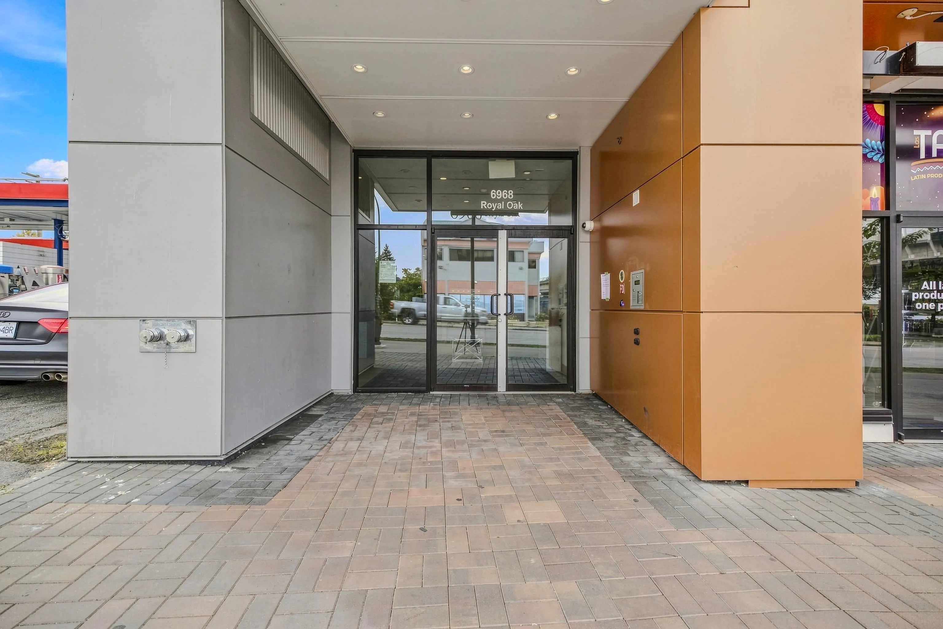 6968 Royal Oak Avenue #211